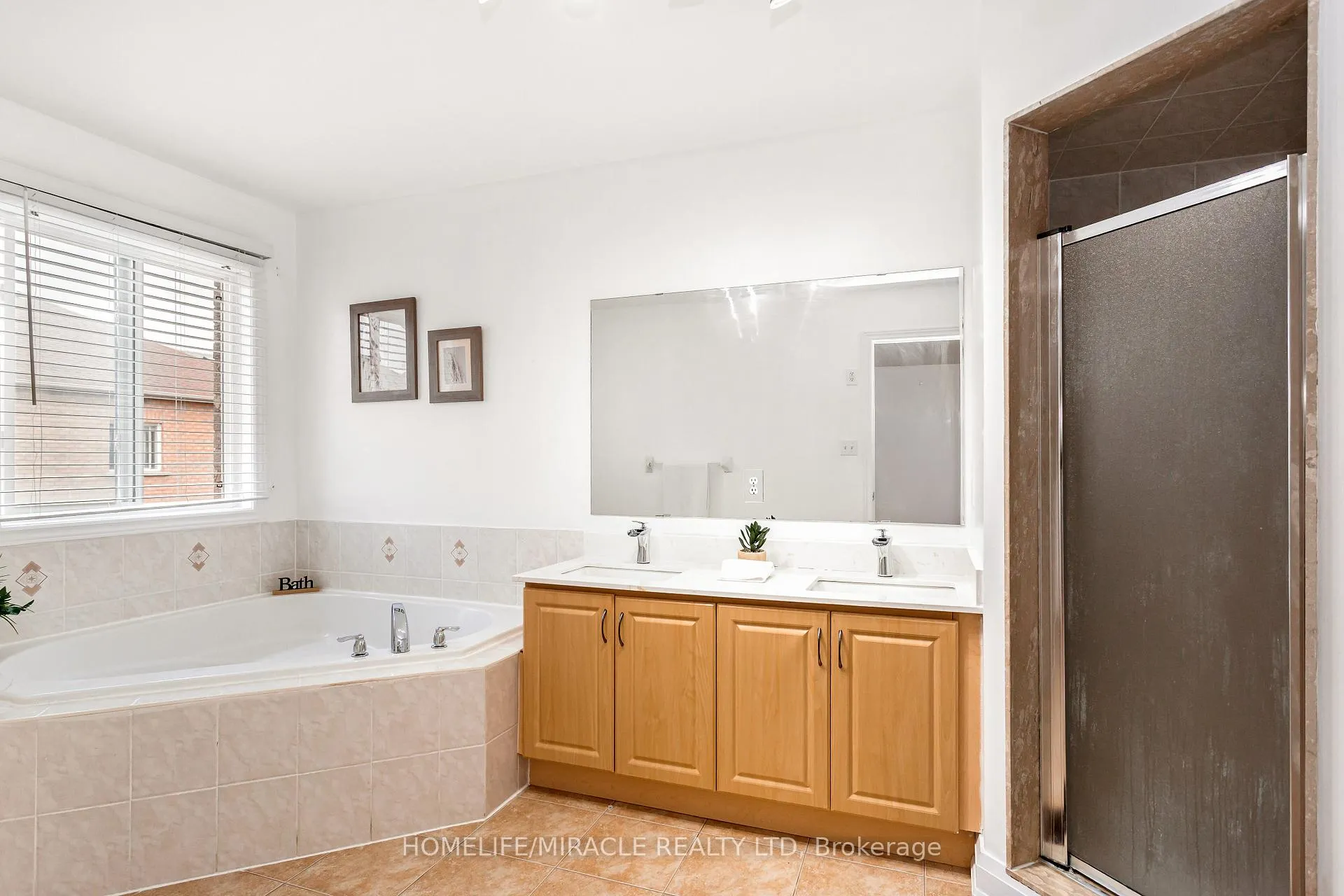 Photo 23 of 20 Atira Avenue, Brampton, Fletcher's Meadow — HOMEH