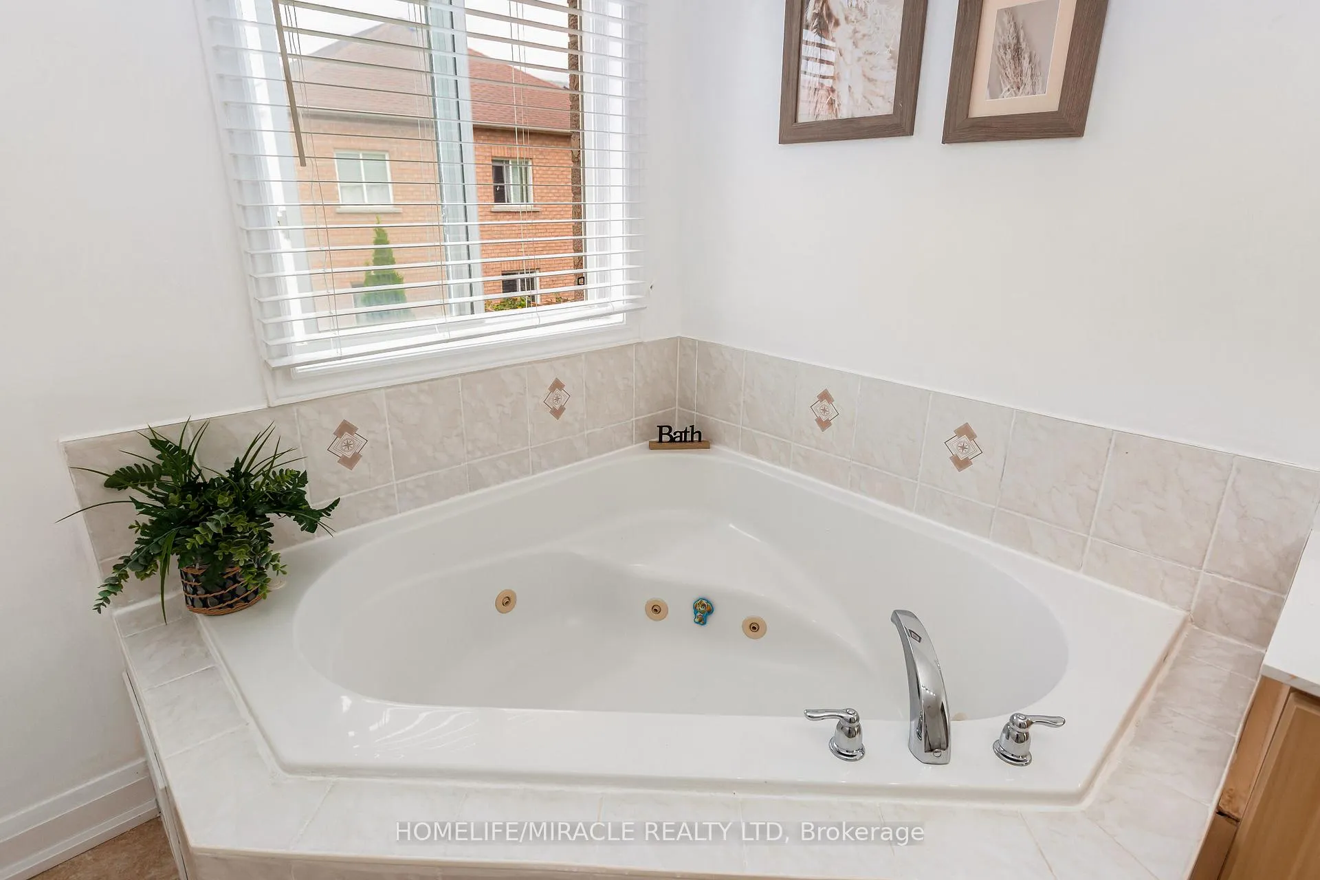 Photo 24 of 20 Atira Avenue, Brampton, Fletcher's Meadow — HOMEH