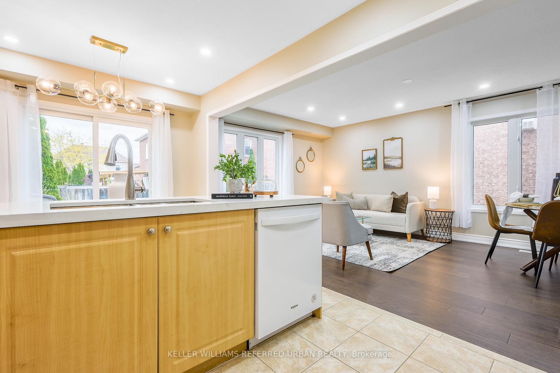 Photo 8 of 50 Hornsell Circle, Ajax, Northeast Ajax — HOMEH