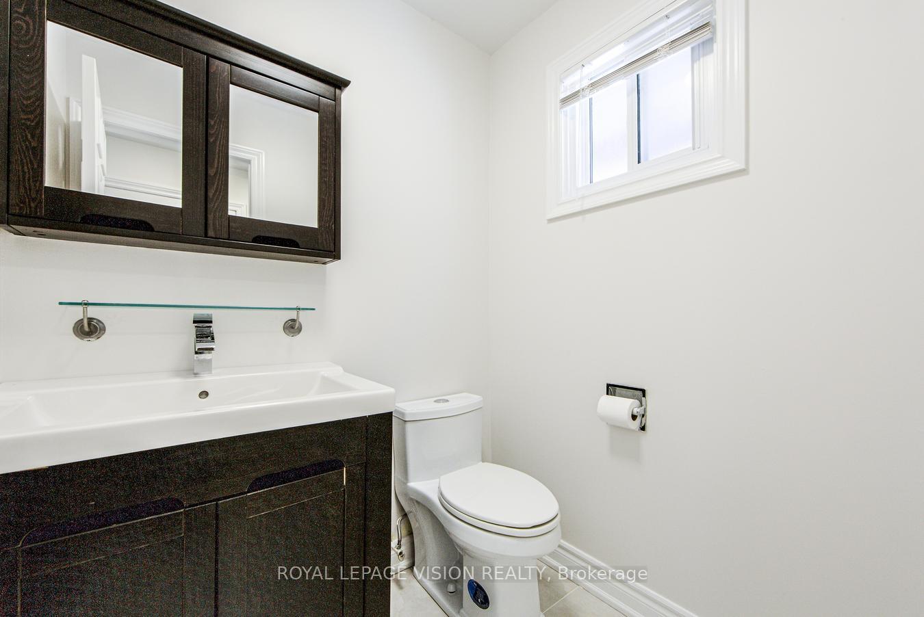 Photo 31 of 71 Sterling Crescent, Vaughan, Maple — HOMEH