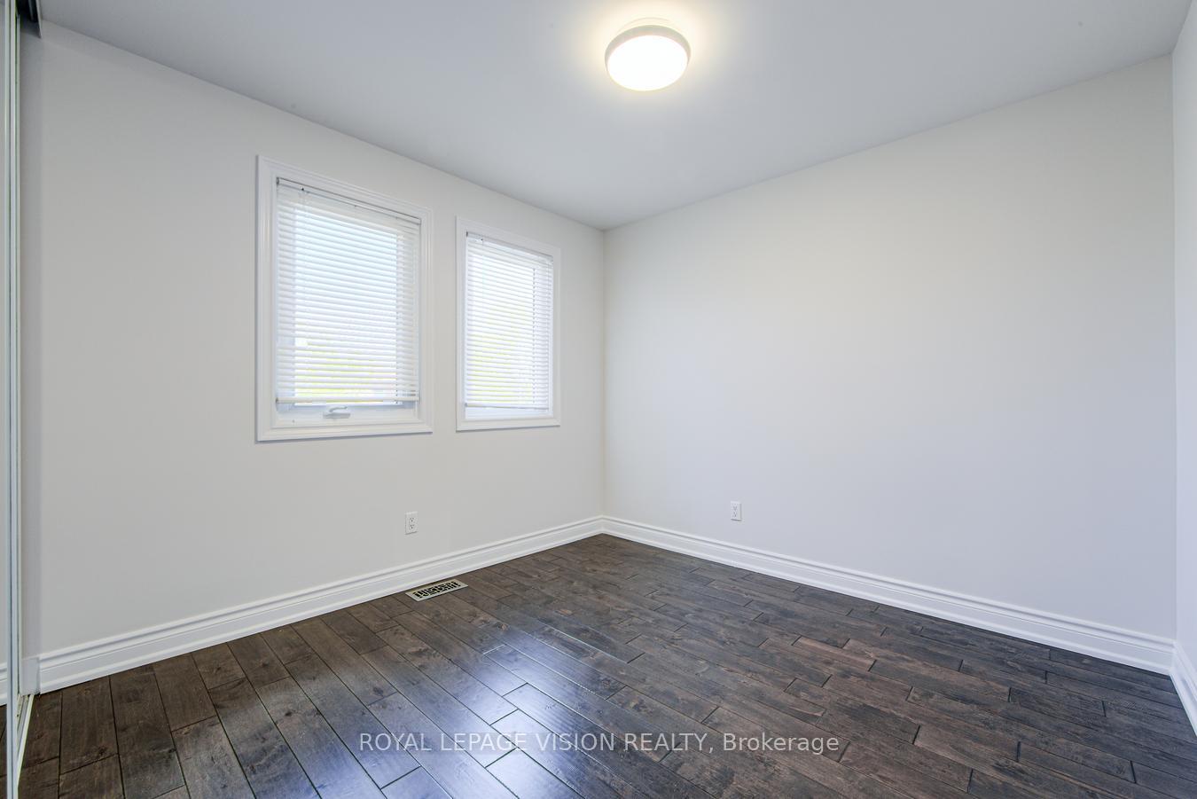 Photo 18 of 71 Sterling Crescent, Vaughan, Maple — HOMEH
