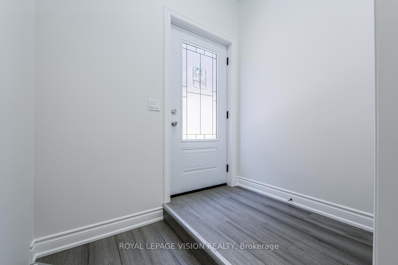 Photo 20 of 71 Sterling Crescent, Vaughan, Maple — HOMEH
