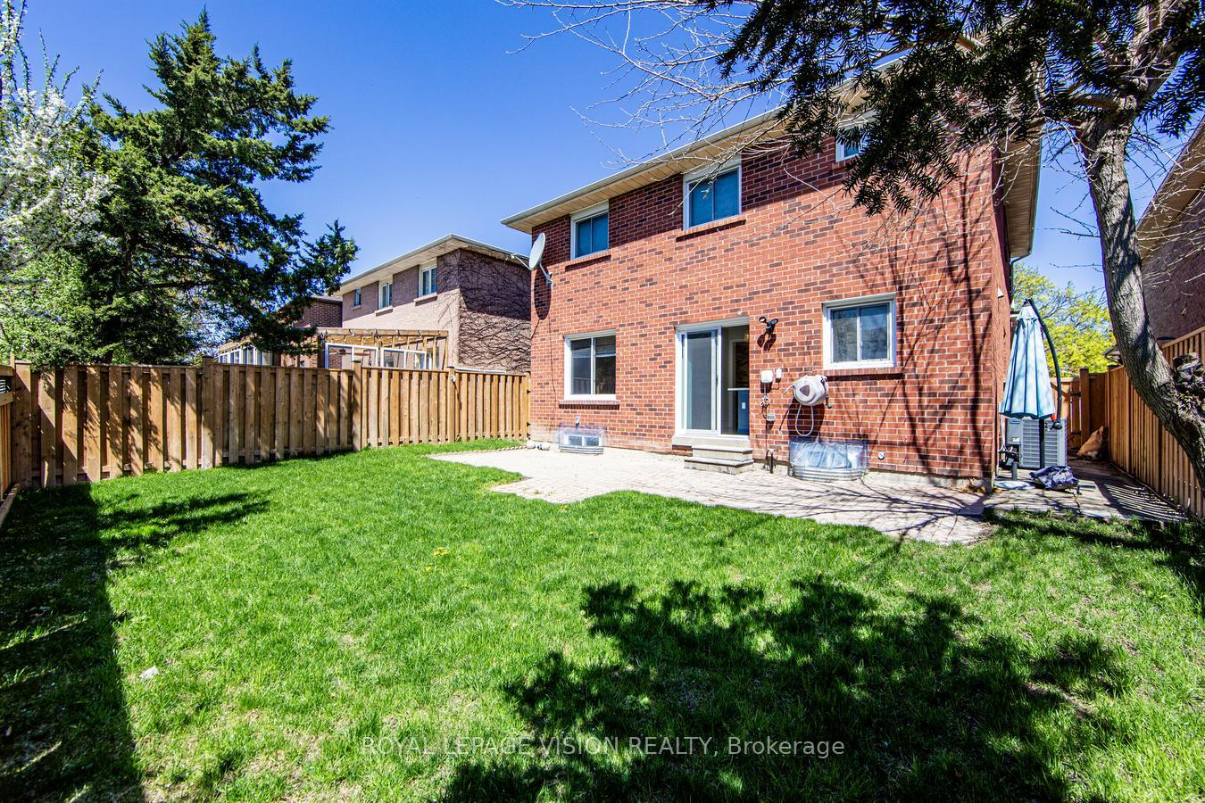 Photo 29 of 71 Sterling Crescent, Vaughan, Maple — HOMEH