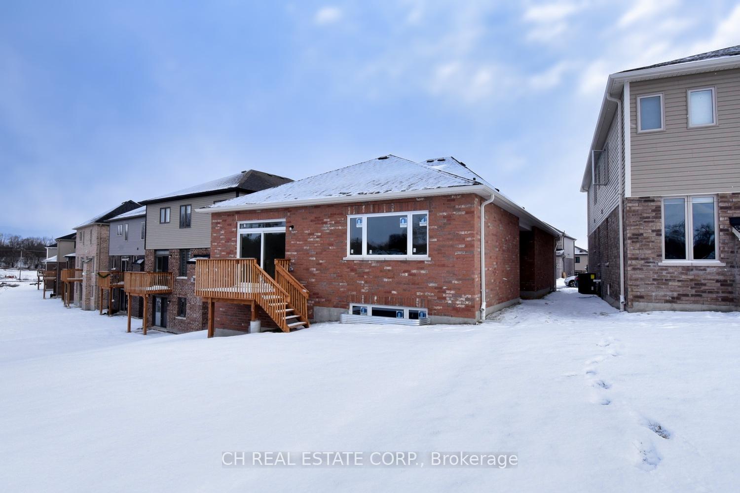 Photo 23 of 25 Ford Street N, Brant, Paris — HOMEH