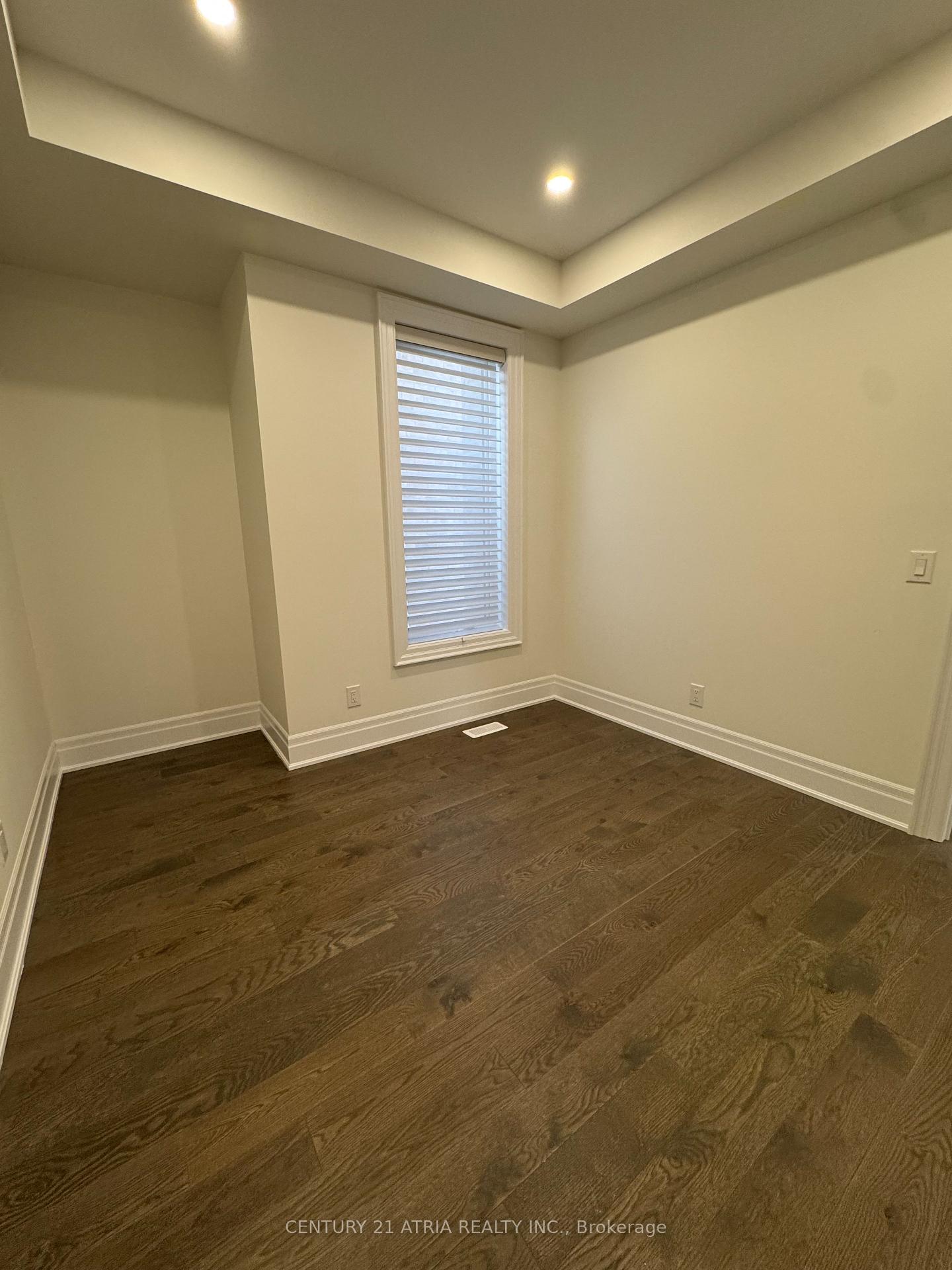 Photo 3 of 2 Ernest Jones Drive, Markham, Angus Glen — HOMEH