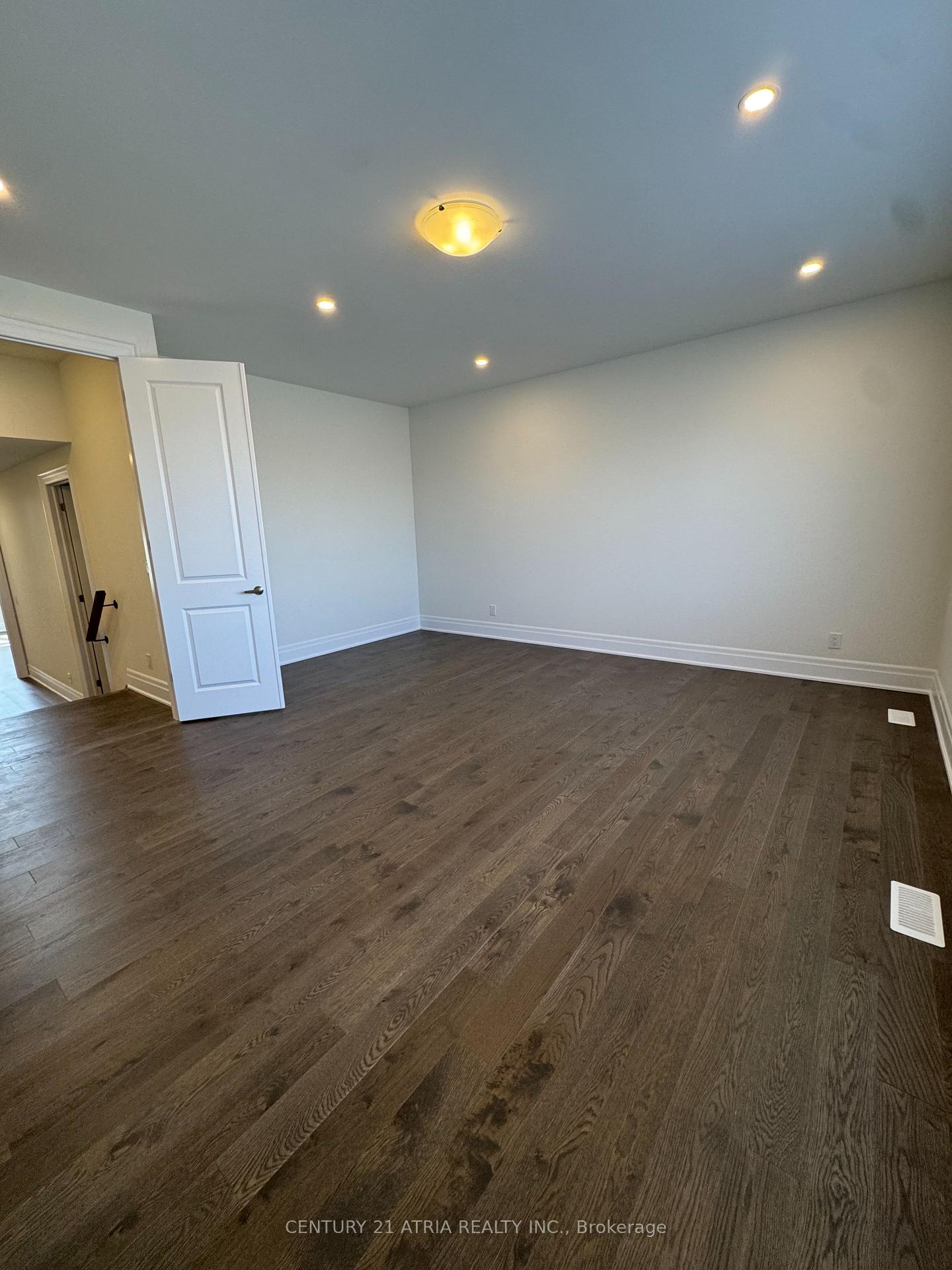 Photo 12 of 2 Ernest Jones Drive, Markham, Angus Glen — HOMEH