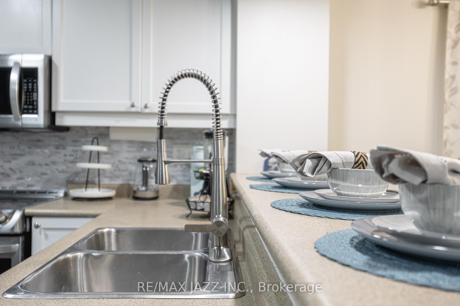 Photo 6 of 1869 Liatris Drive, Pickering, Duffin Heights — HOMEH