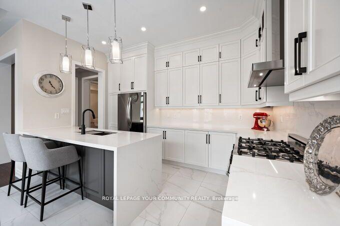 Photo 19 of 14 Robert Berry Crescent, King, King City — HOMEH