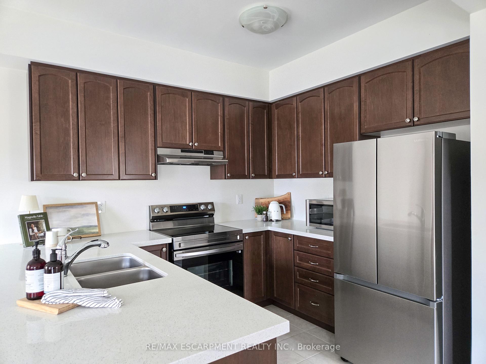 Photo 6 of Unit 118, 305 Garner Road W, Hamilton, Ancaster — HOMEH