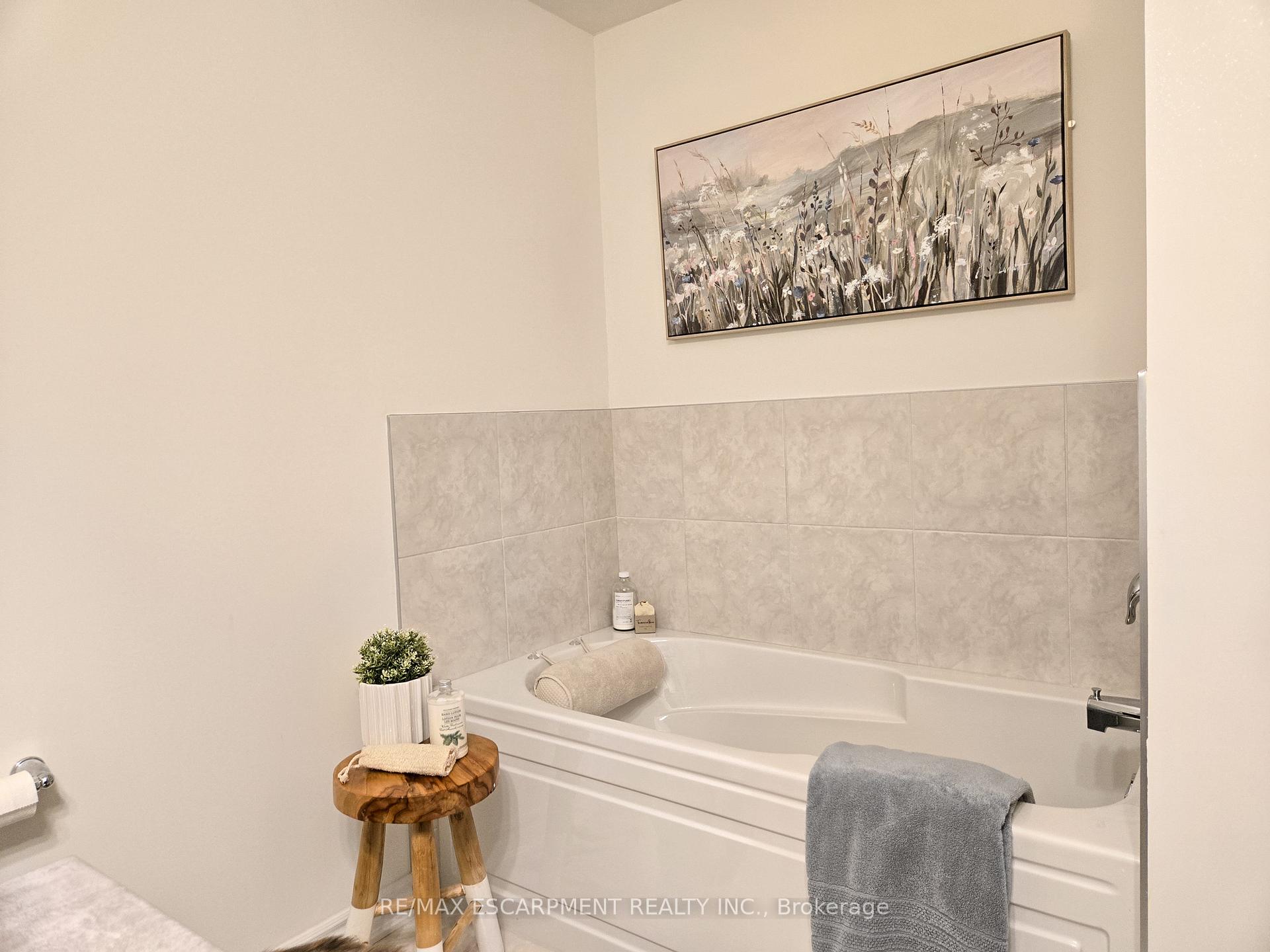 Photo 9 of Unit 118, 305 Garner Road W, Hamilton, Ancaster — HOMEH