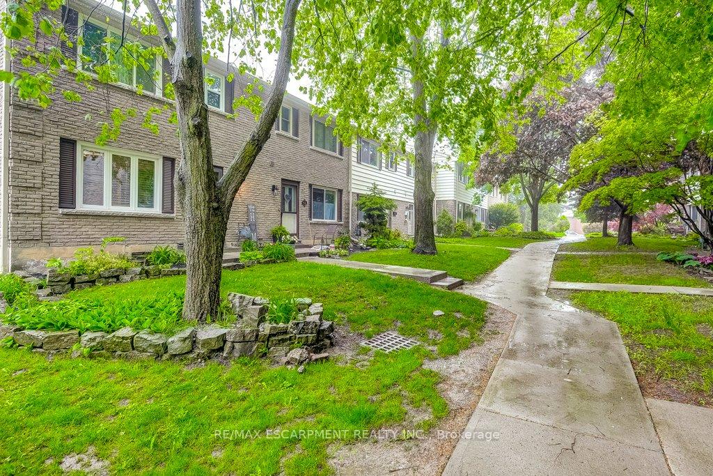 Photo 3 of 44 Tivoli Drive, Hamilton, Mountview — HOMEH