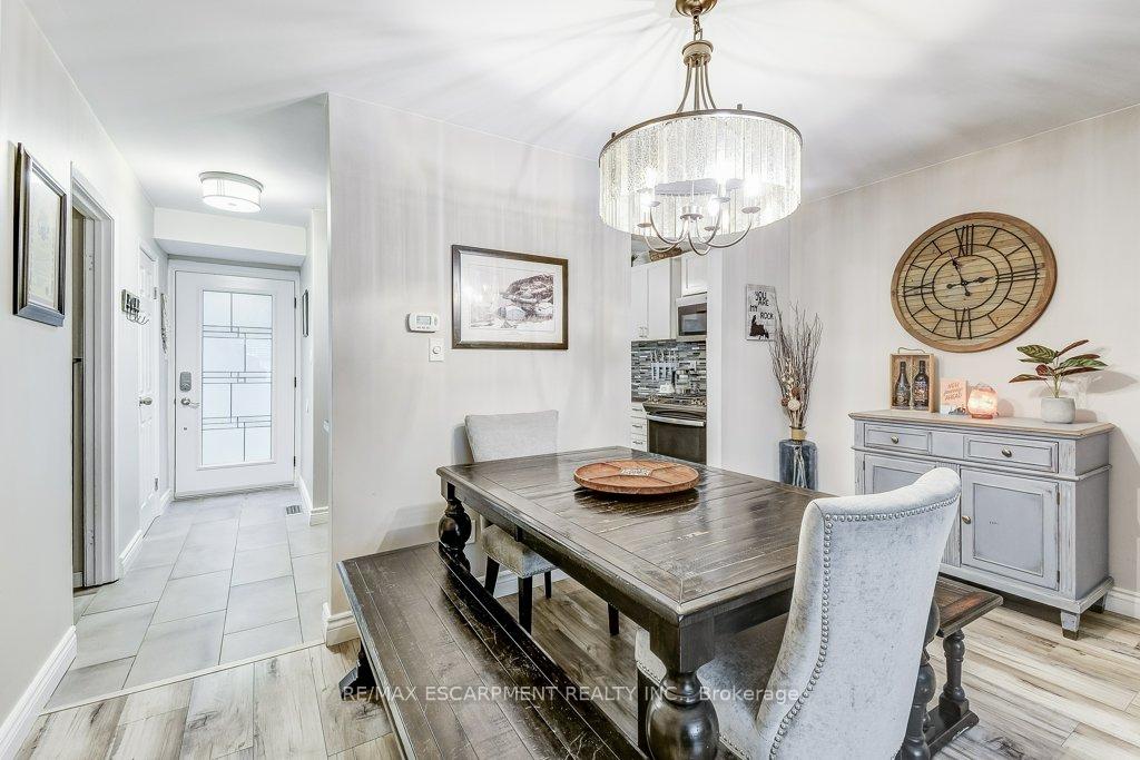 Photo 13 of 44 Tivoli Drive, Hamilton, Mountview — HOMEH