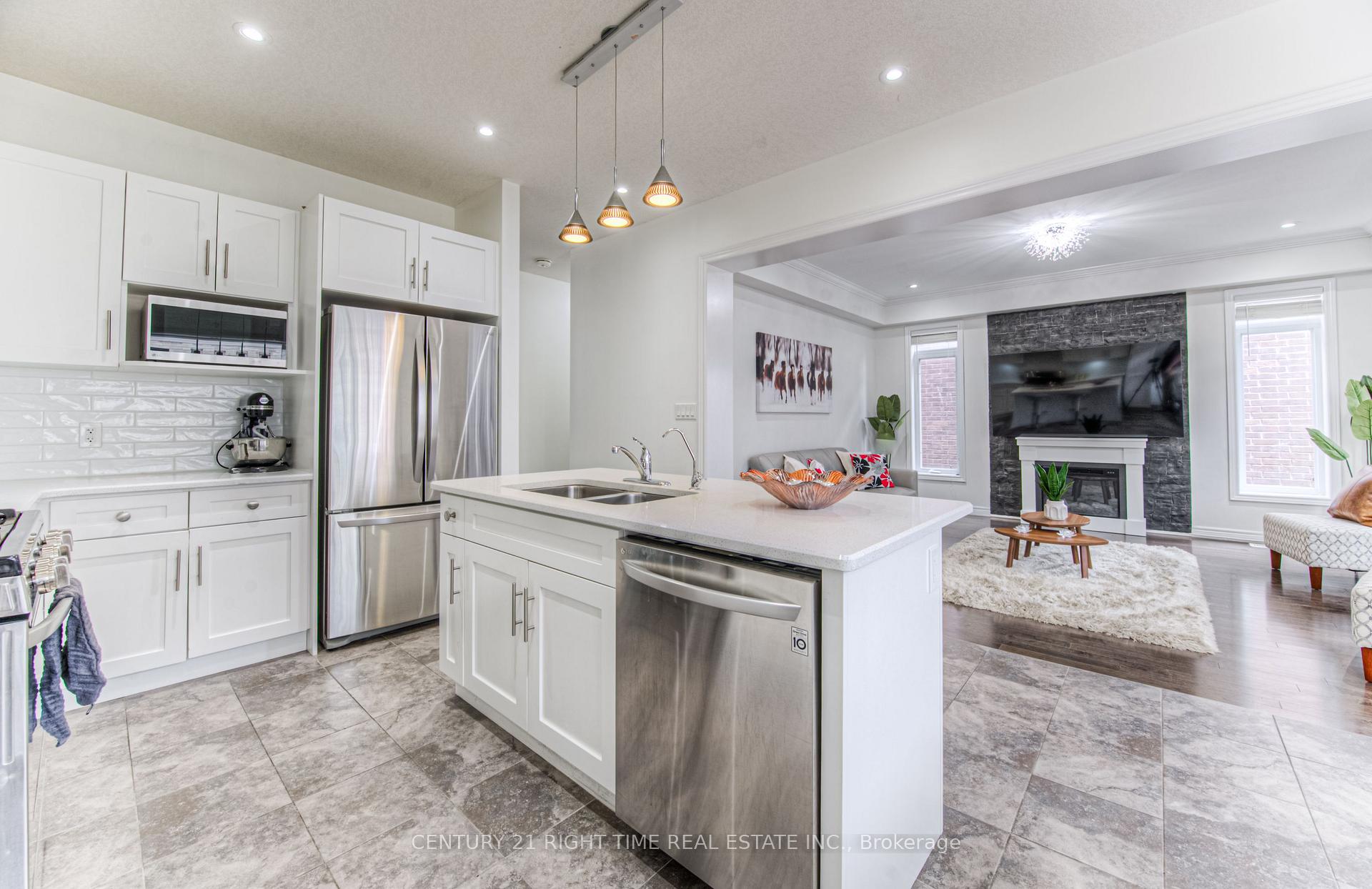 Photo 16 of 382 Beechdrops Drive, Waterloo, Vista Hills — HOMEH