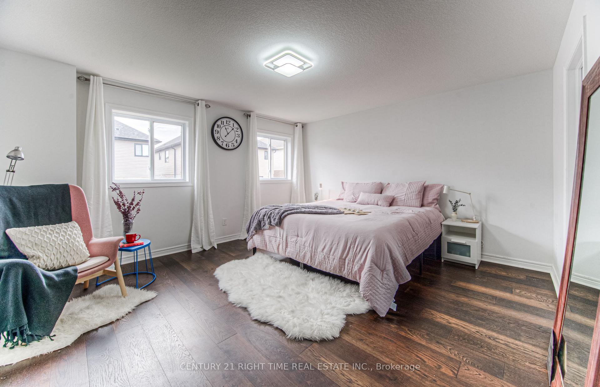 Photo 13 of 382 Beechdrops Drive, Waterloo, Vista Hills — HOMEH