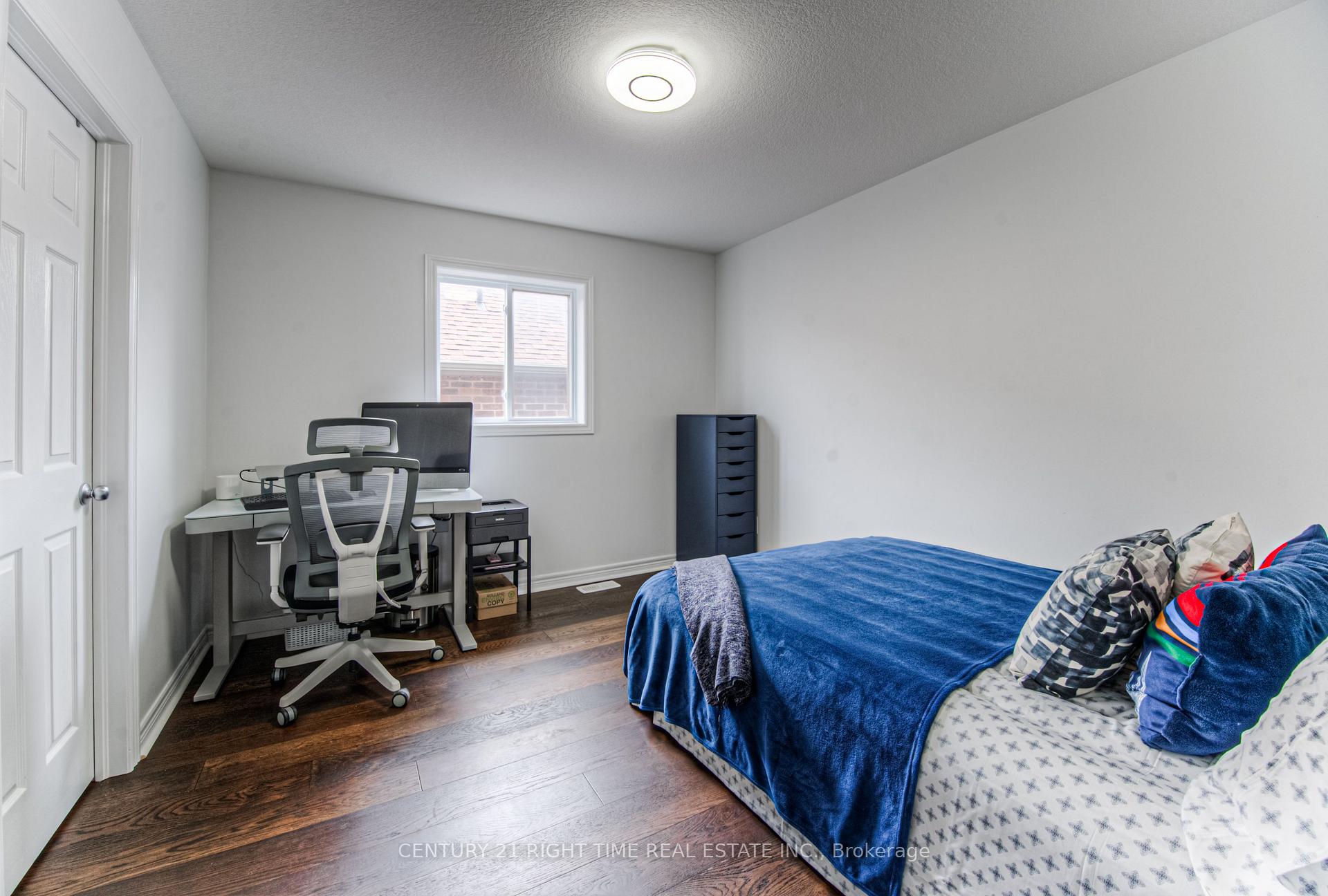 Photo 29 of 382 Beechdrops Drive, Waterloo, Vista Hills — HOMEH