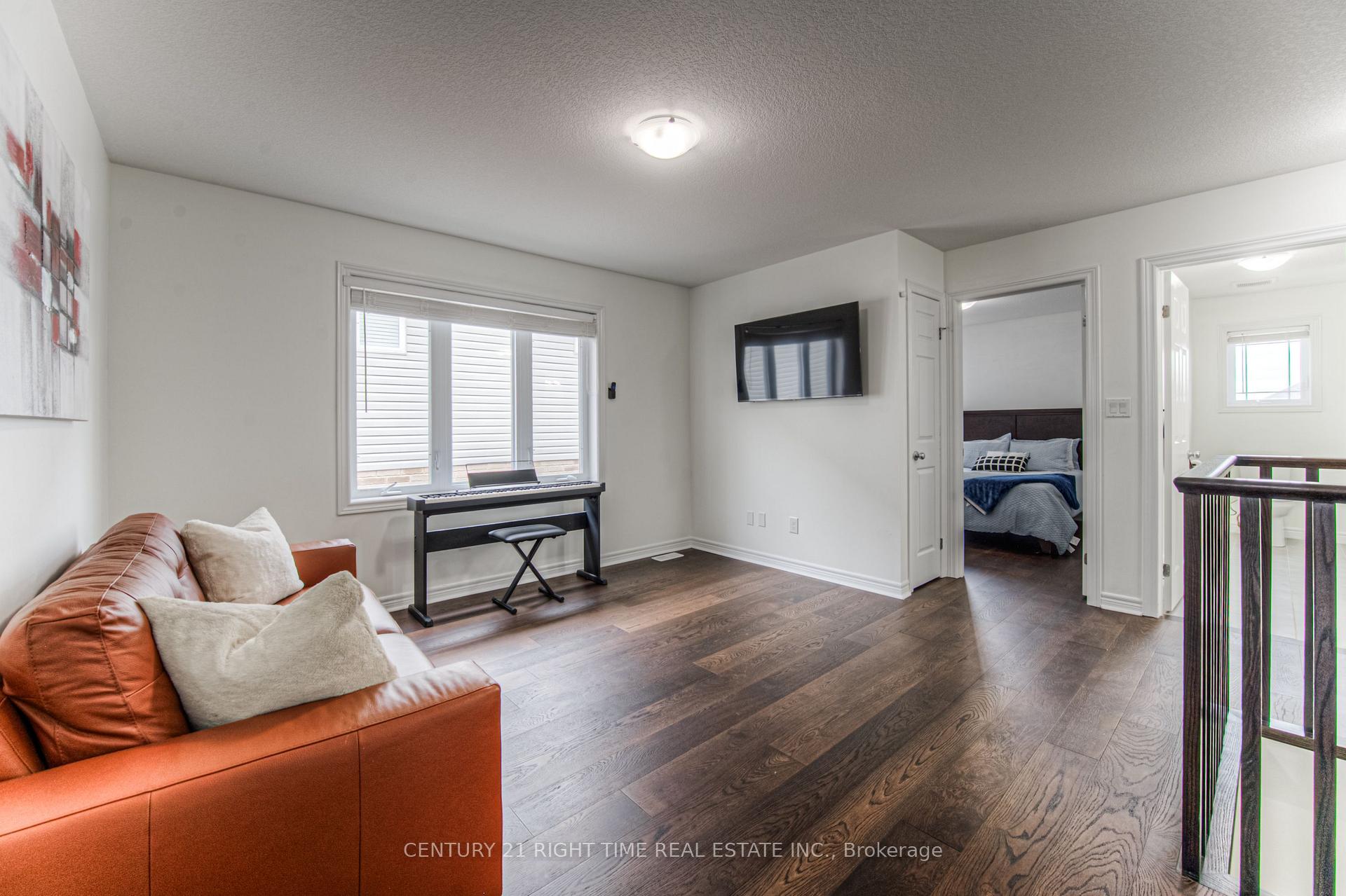 Photo 34 of 382 Beechdrops Drive, Waterloo, Vista Hills — HOMEH