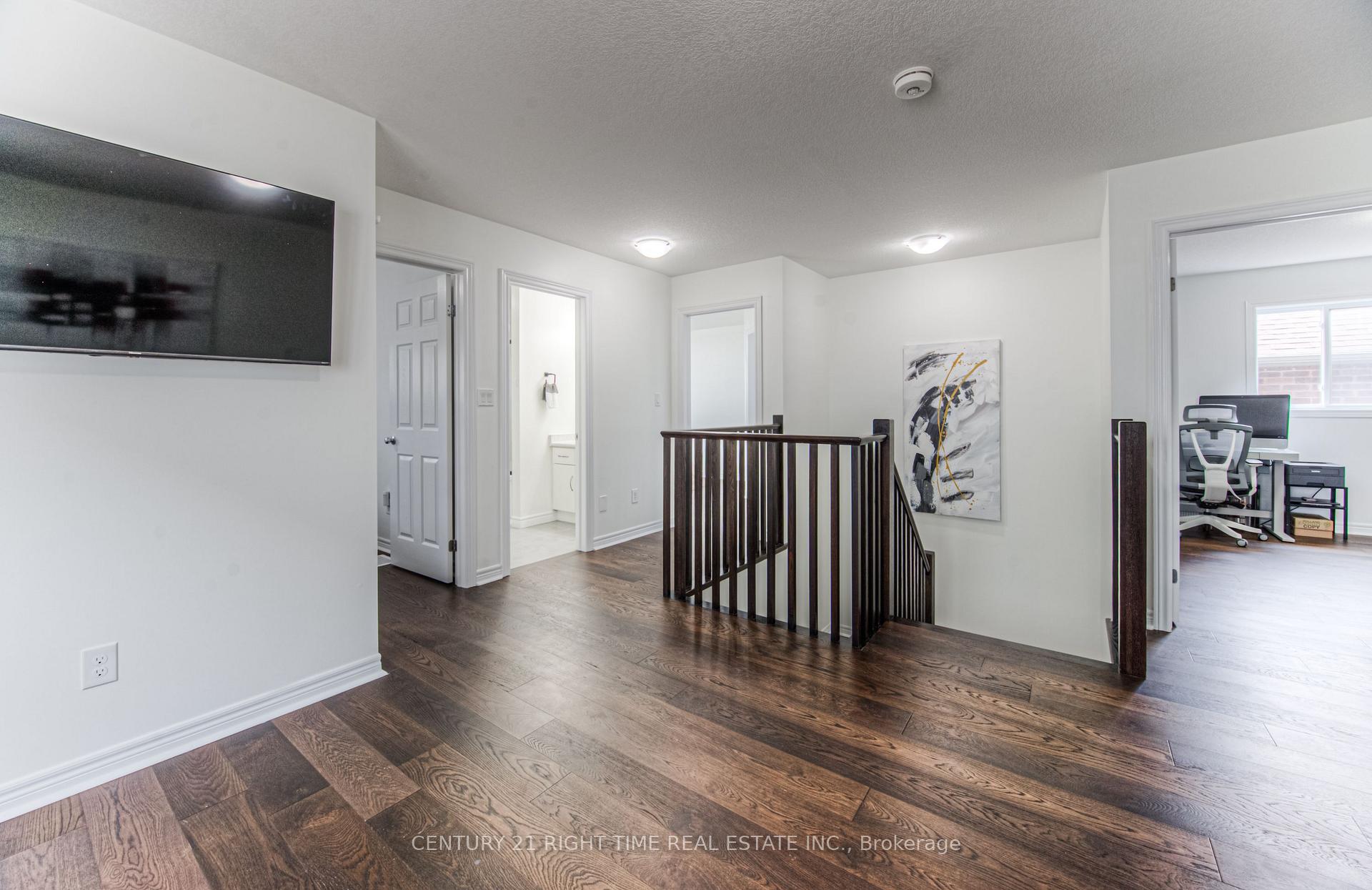 Photo 28 of 382 Beechdrops Drive, Waterloo, Vista Hills — HOMEH