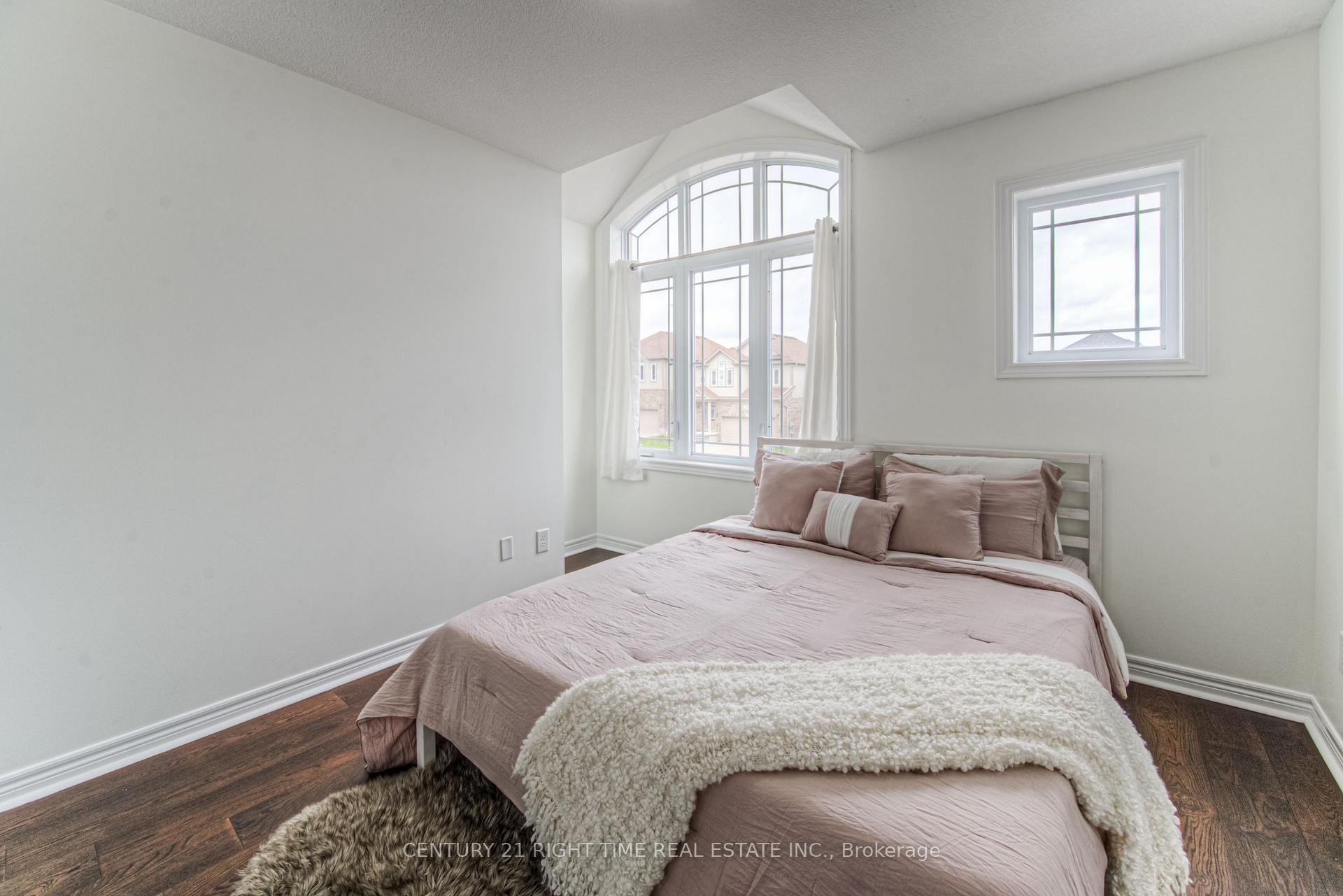 Photo 26 of 382 Beechdrops Drive, Waterloo, Vista Hills — HOMEH