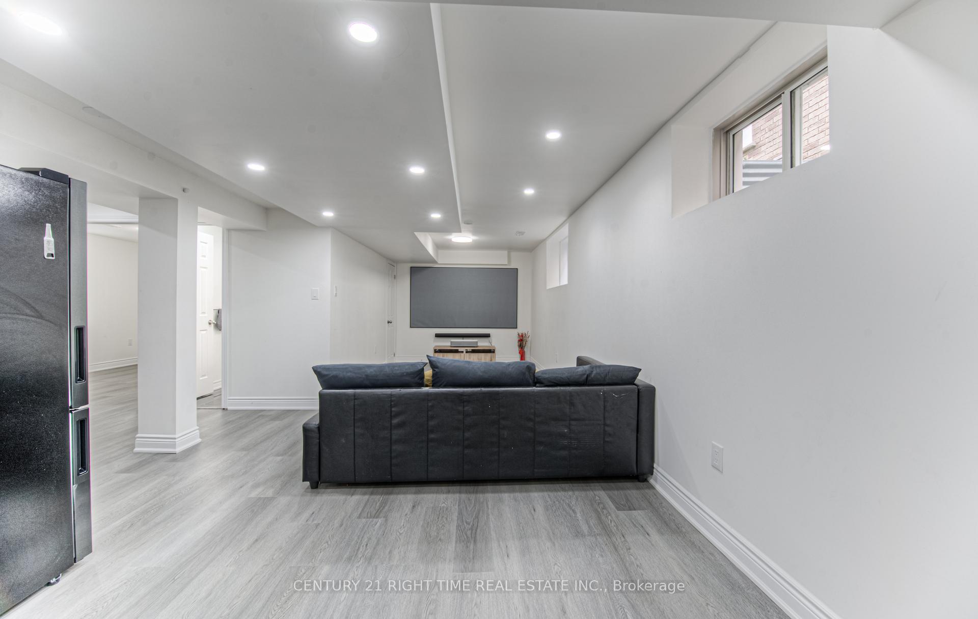 Photo 20 of 382 Beechdrops Drive, Waterloo, Vista Hills — HOMEH