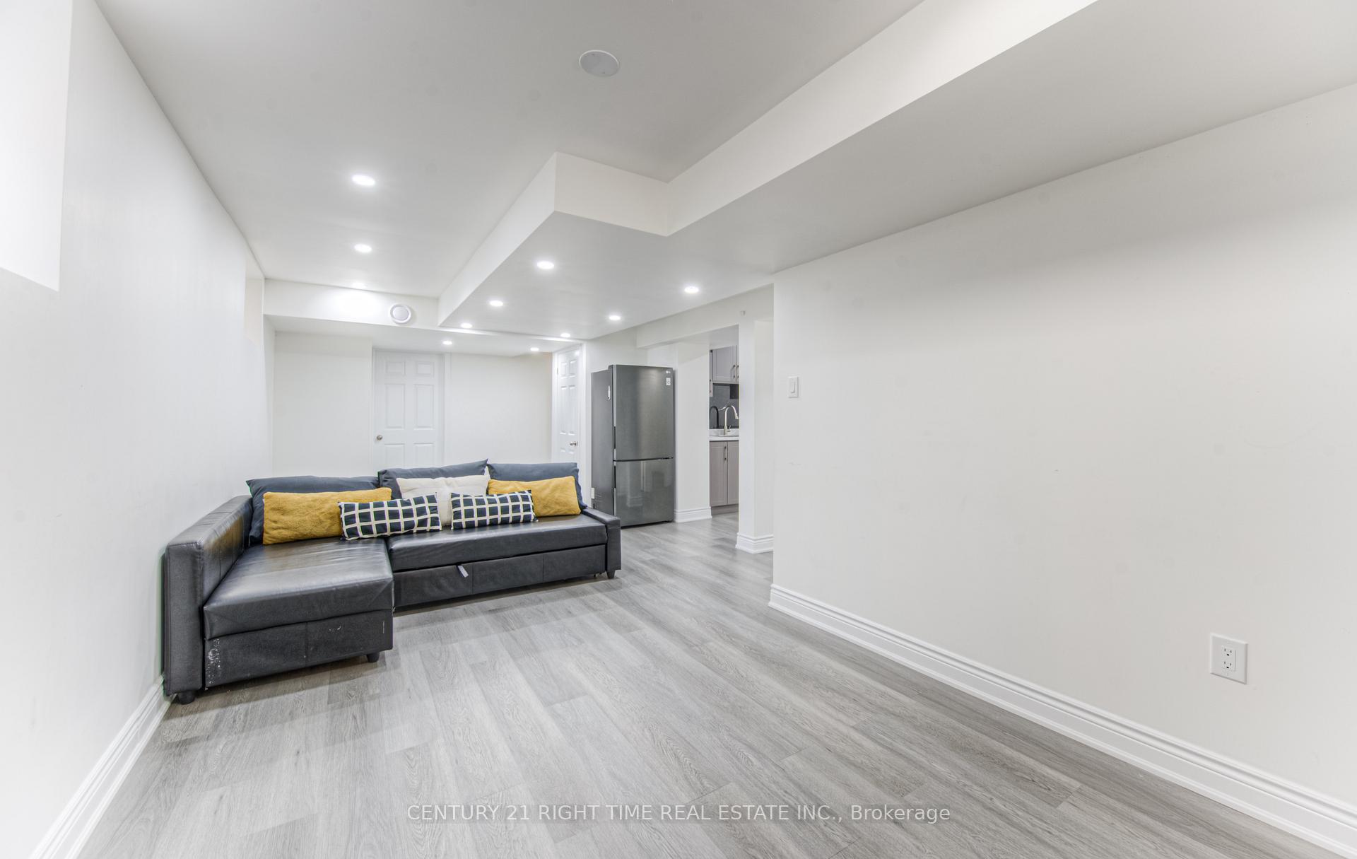 Photo 46 of 382 Beechdrops Drive, Waterloo, Vista Hills — HOMEH