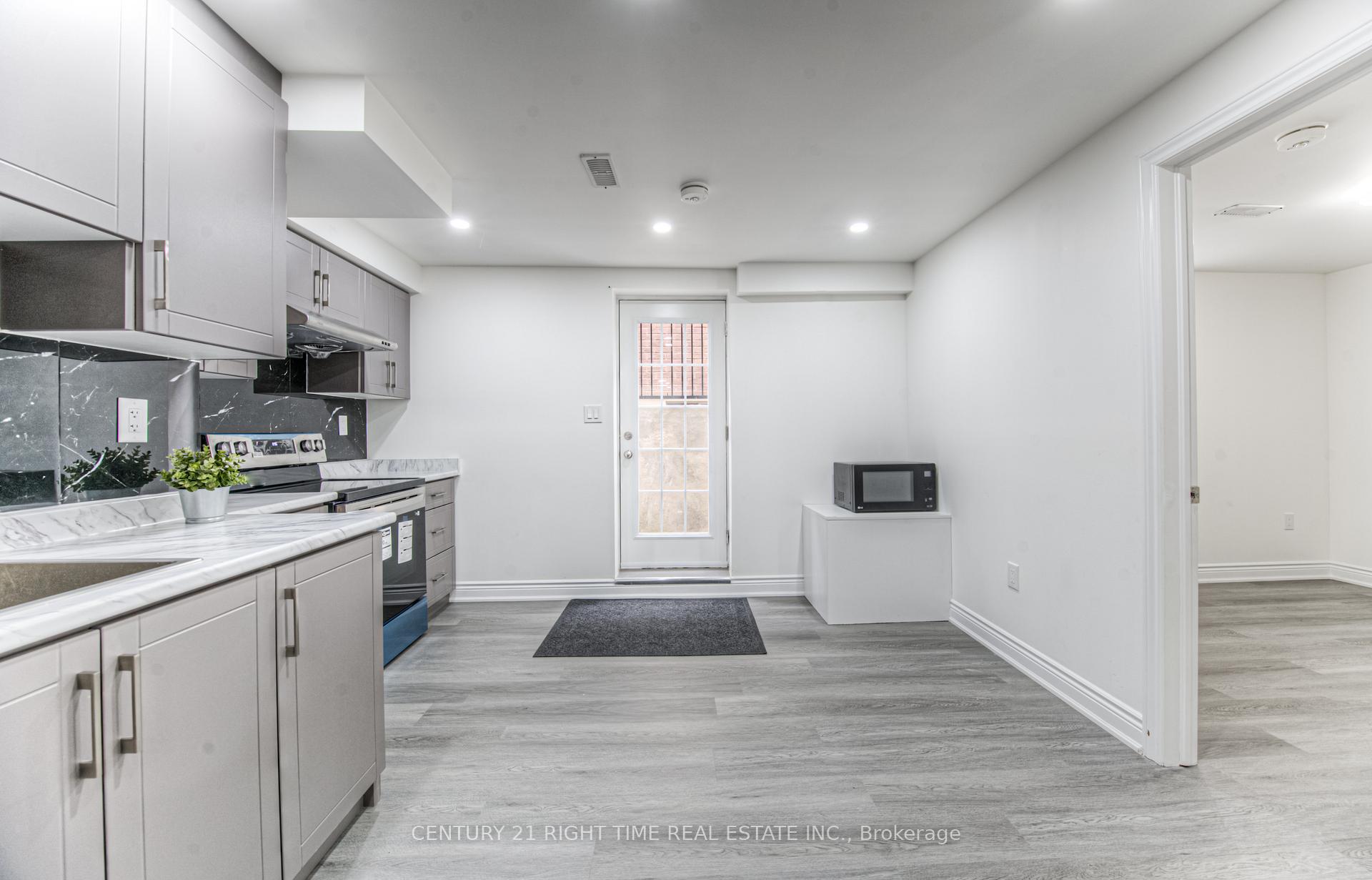 Photo 30 of 382 Beechdrops Drive, Waterloo, Vista Hills — HOMEH