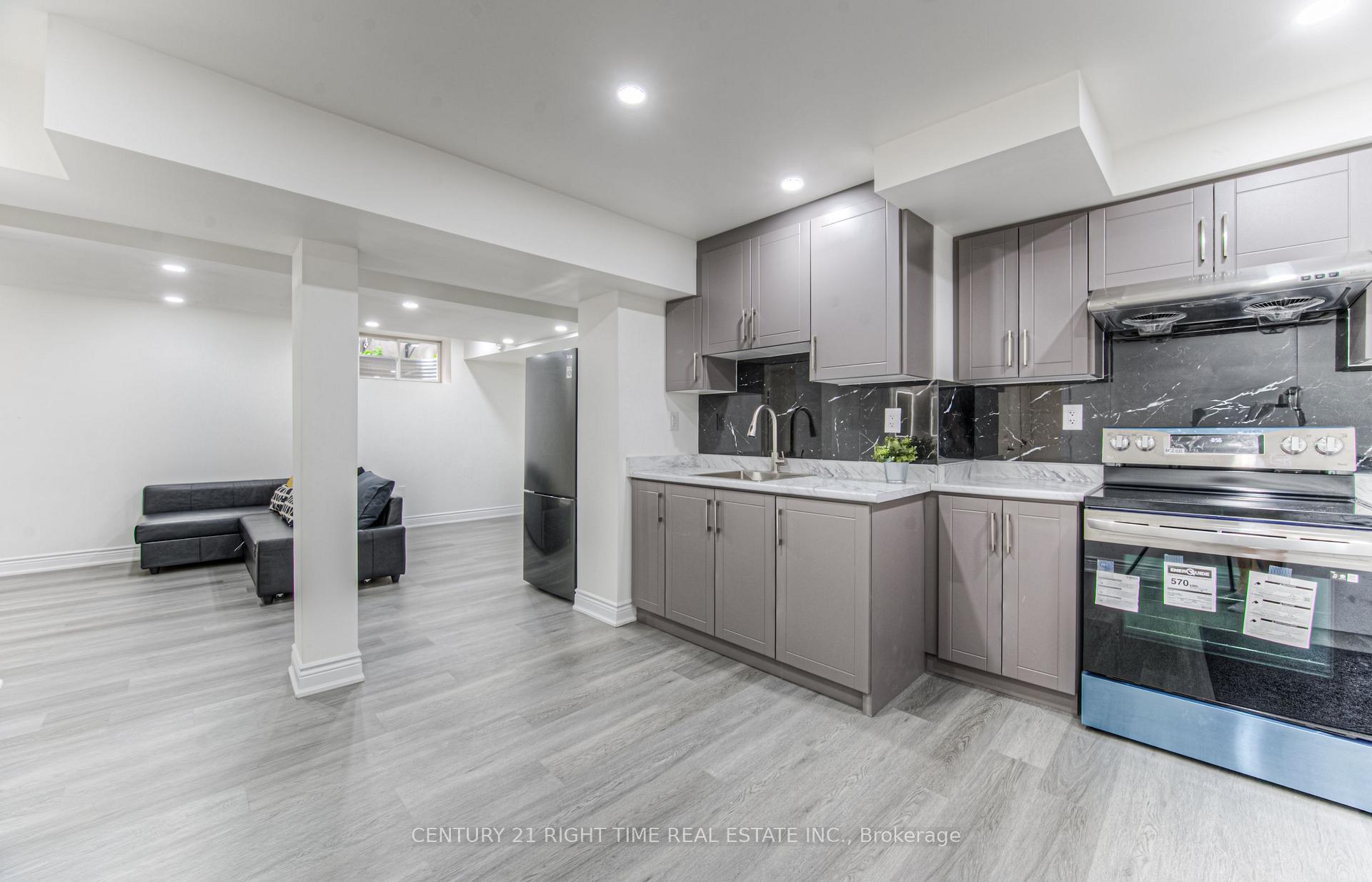 Photo 40 of 382 Beechdrops Drive, Waterloo, Vista Hills — HOMEH