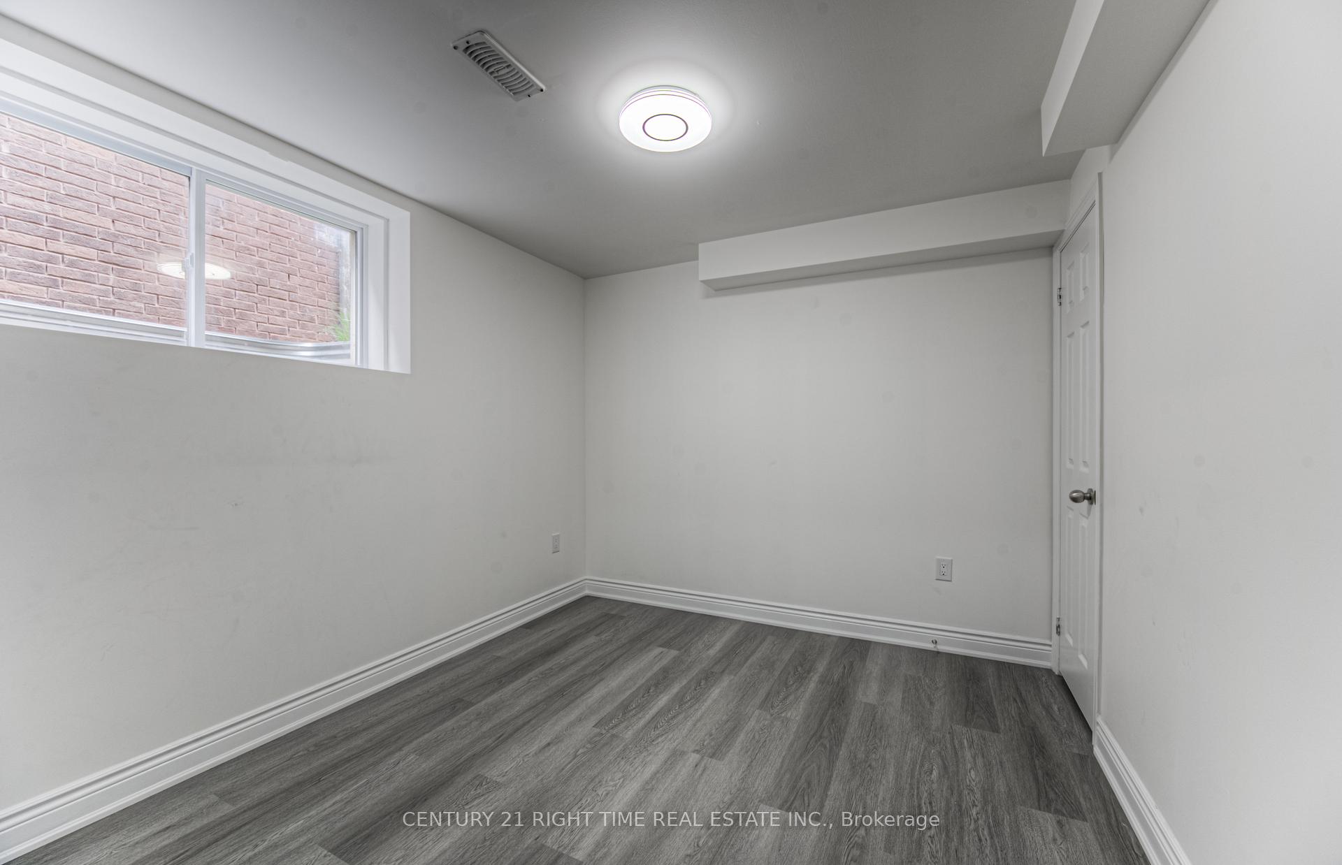 Photo 32 of 382 Beechdrops Drive, Waterloo, Vista Hills — HOMEH