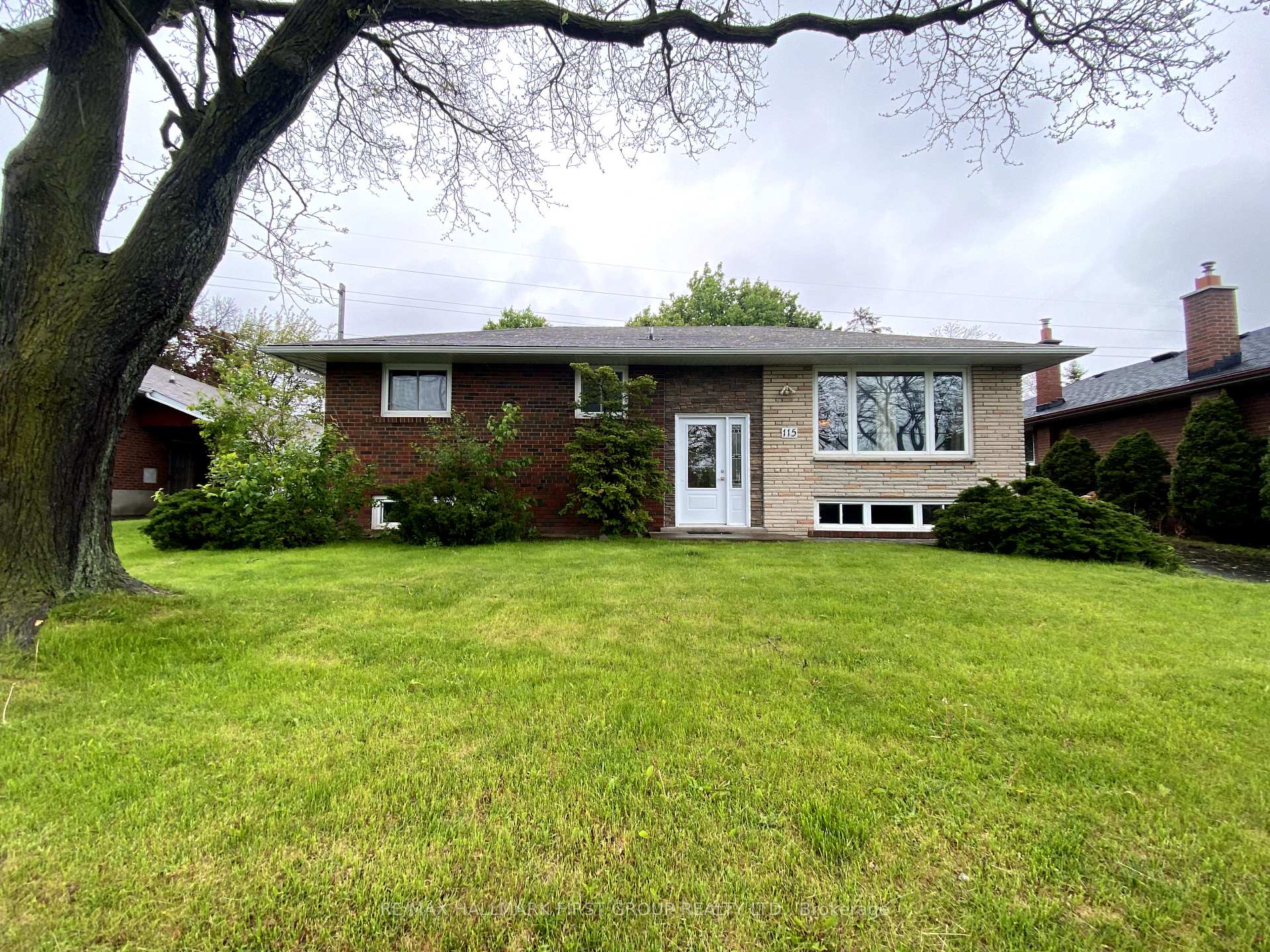 Photo 14 of 115 Bowman Avenue, Whitby, Blue Grass Meadows — HOMEH