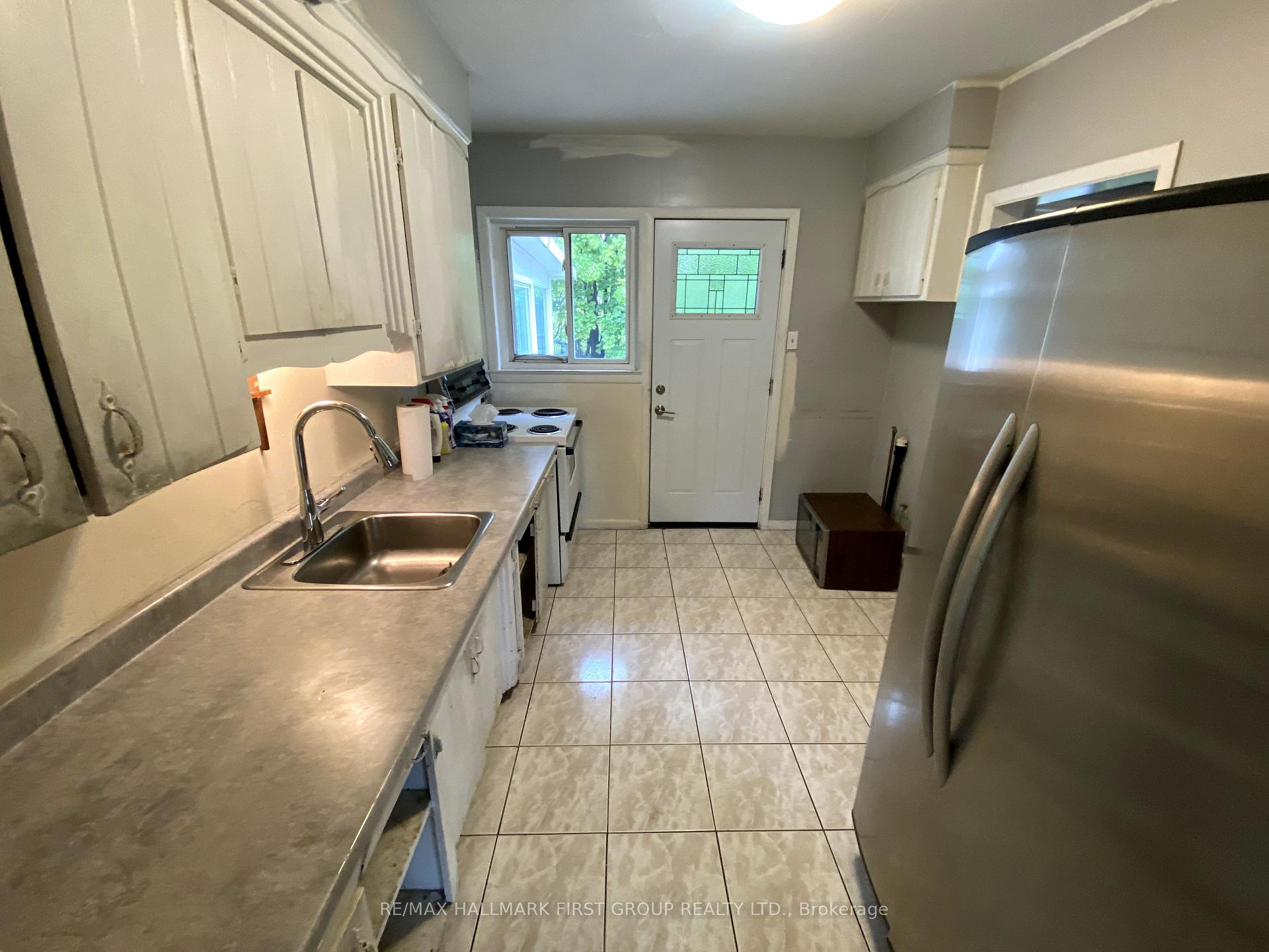 Photo 11 of 115 Bowman Avenue, Whitby, Blue Grass Meadows — HOMEH