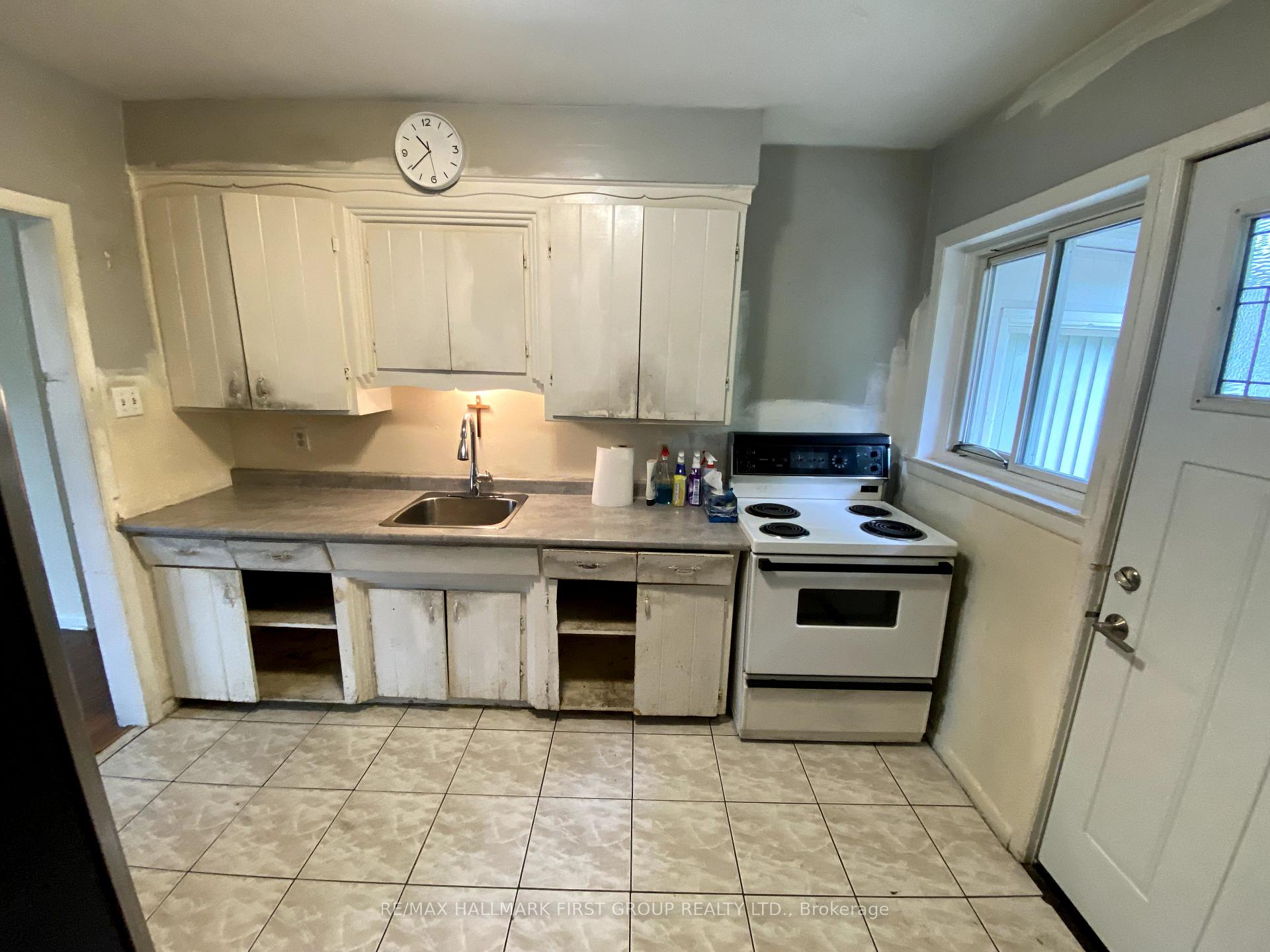 Photo 7 of 115 Bowman Avenue, Whitby, Blue Grass Meadows — HOMEH