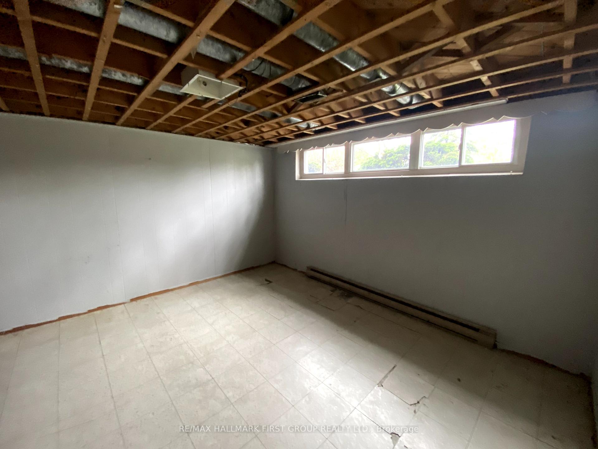 Photo 5 of 115 Bowman Avenue, Whitby, Blue Grass Meadows — HOMEH