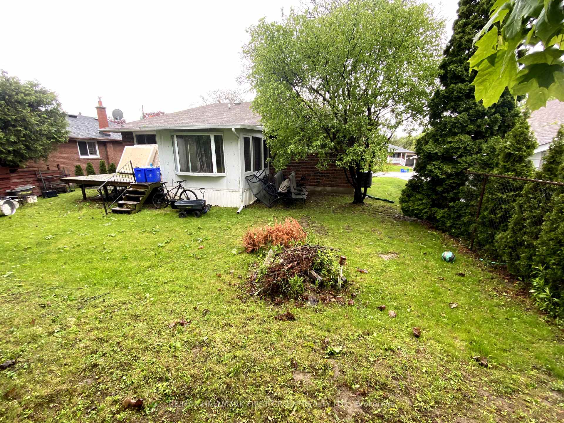 Photo 16 of 115 Bowman Avenue, Whitby, Blue Grass Meadows — HOMEH