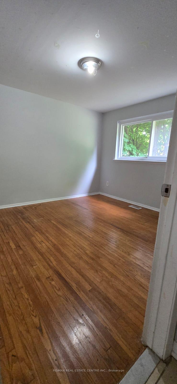 Photo 5 of Unit LOWER, 18 Tullamore Road, Brampton, Brampton East — HOMEH