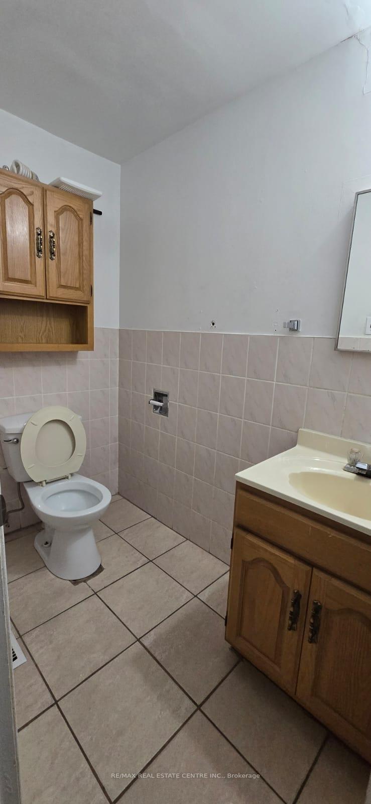 Photo 6 of Unit LOWER, 18 Tullamore Road, Brampton, Brampton East — HOMEH
