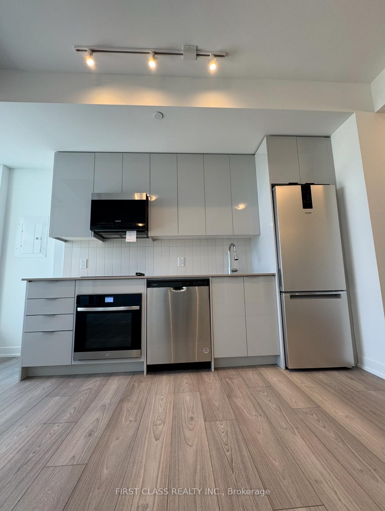 Photo 5 of Unit 1204, 474 Caldari Road, Vaughan, Concord — HOMEH