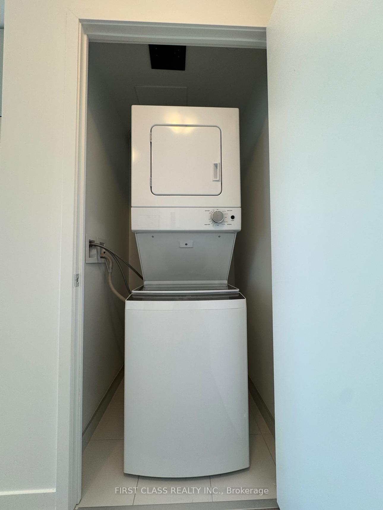 Photo 3 of Unit 1204, 474 Caldari Road, Vaughan, Concord — HOMEH