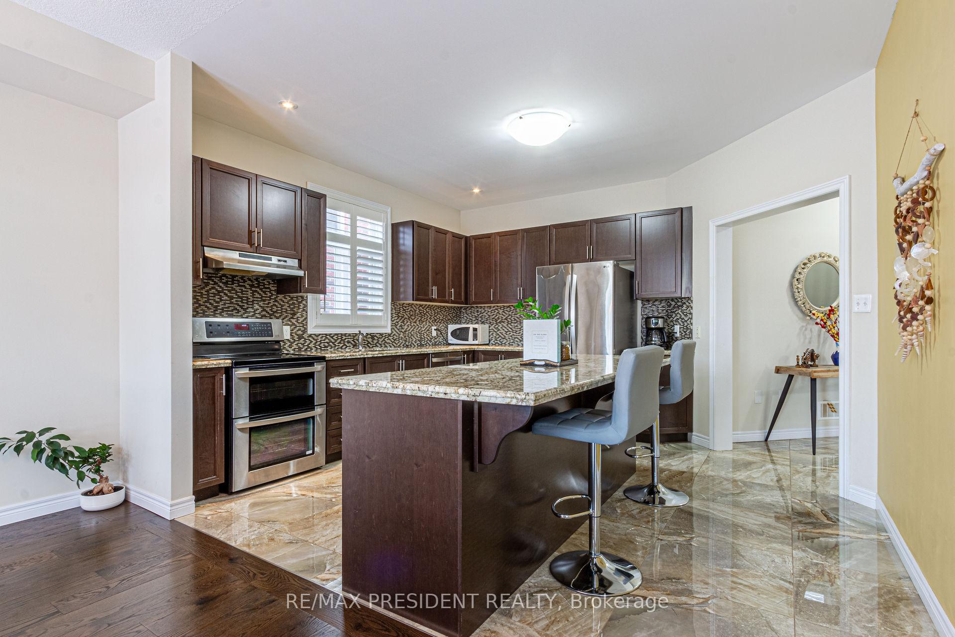 Photo 3 of 259 Winterberry Drive, Hamilton, Stoney Creek — HOMEH