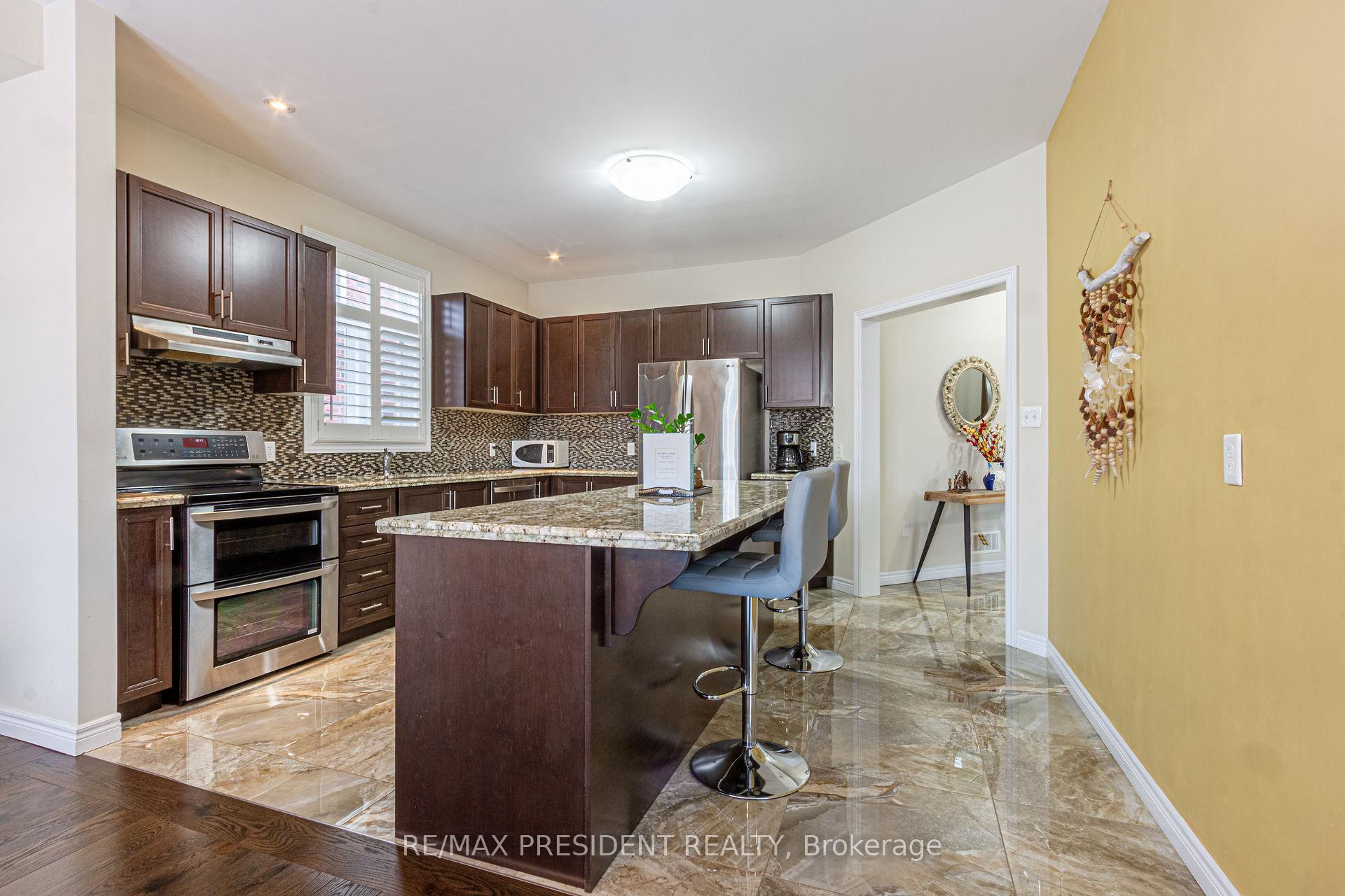 Photo 2 of 259 Winterberry Drive, Hamilton, Stoney Creek — HOMEH