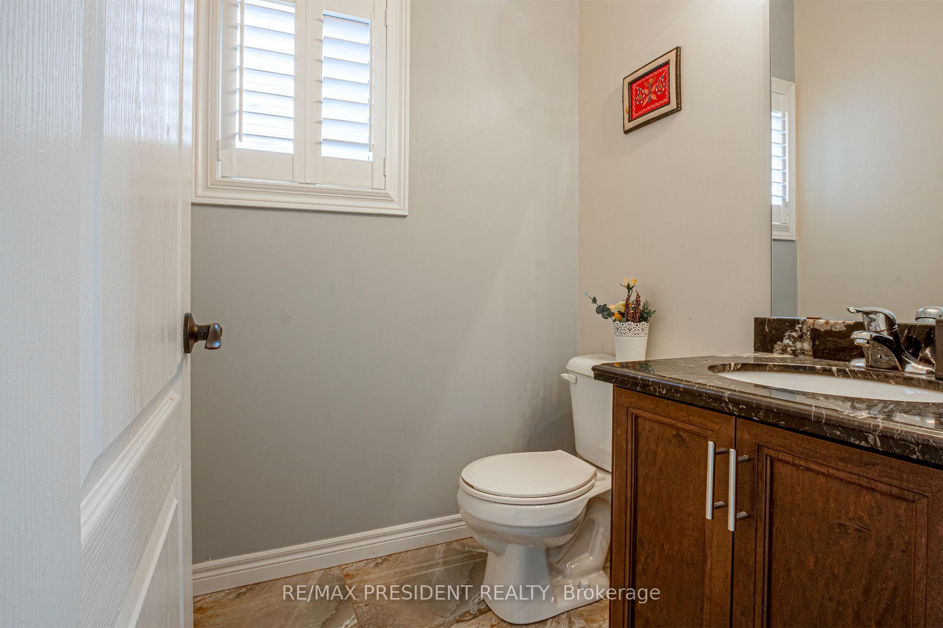 Photo 13 of 259 Winterberry Drive, Hamilton, Stoney Creek — HOMEH