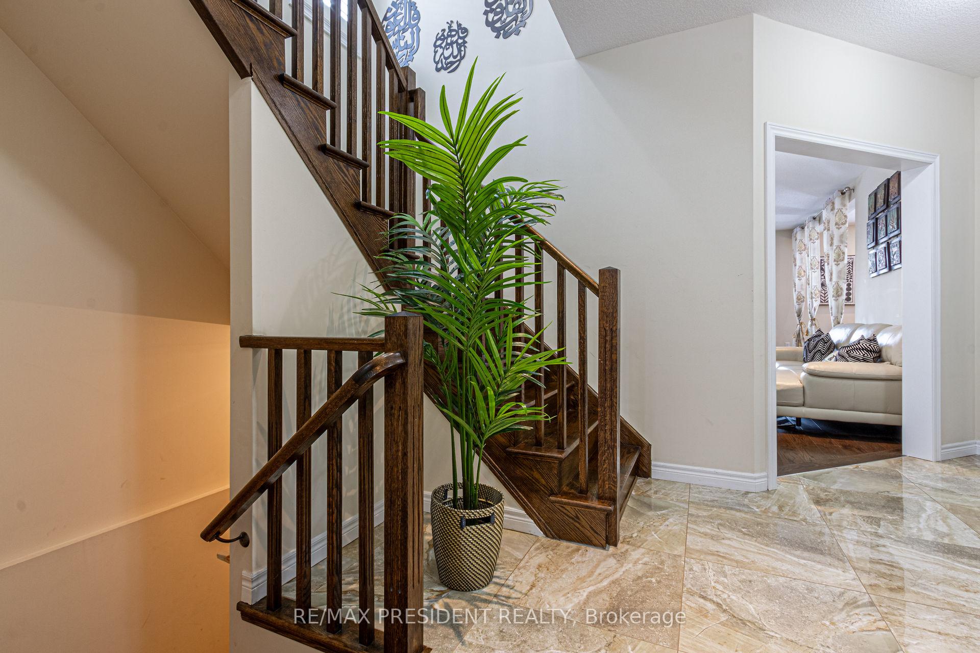 Photo 12 of 259 Winterberry Drive, Hamilton, Stoney Creek — HOMEH