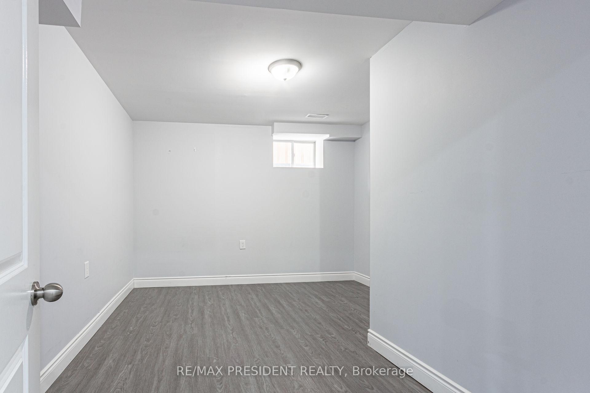 Photo 31 of 259 Winterberry Drive, Hamilton, Stoney Creek — HOMEH