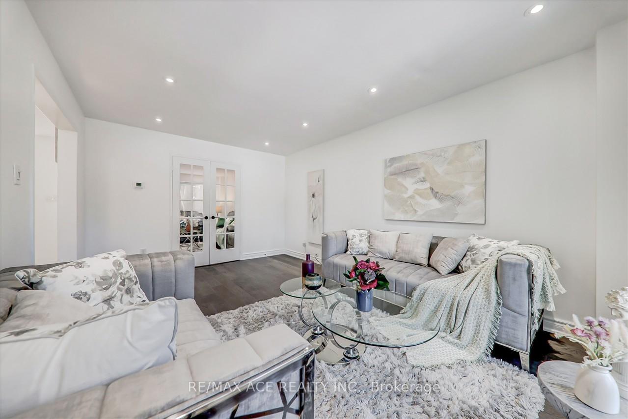 Photo 12 of 1579 Heathside Crescent, Pickering, Liverpool — HOMEH