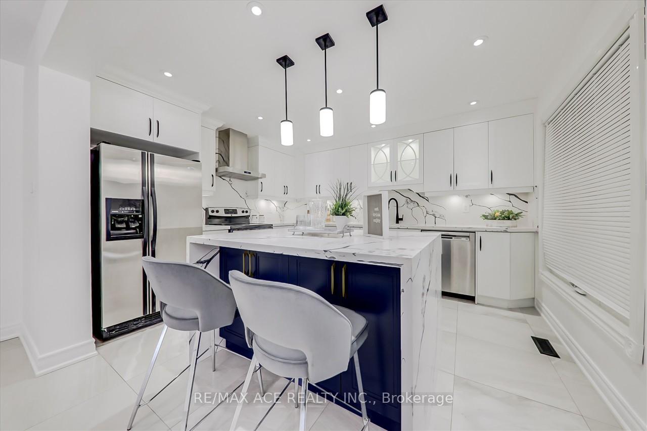 Photo 4 of 1579 Heathside Crescent, Pickering, Liverpool — HOMEH