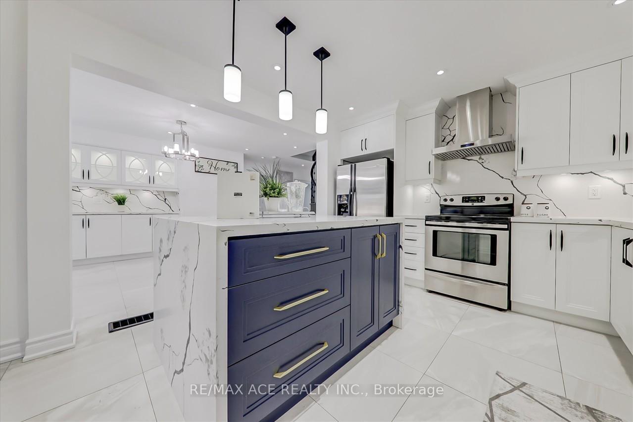 Photo 10 of 1579 Heathside Crescent, Pickering, Liverpool — HOMEH