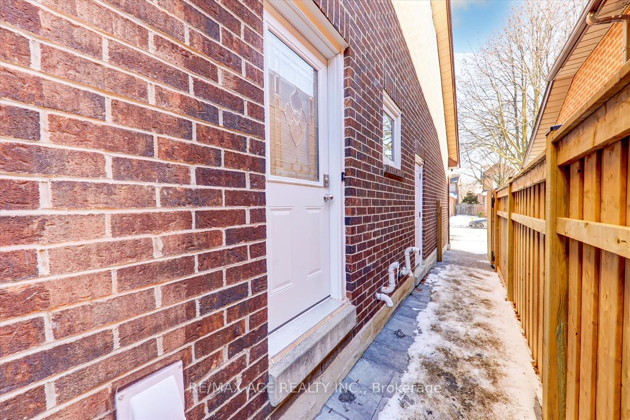 Photo 28 of 1579 Heathside Crescent, Pickering, Liverpool — HOMEH