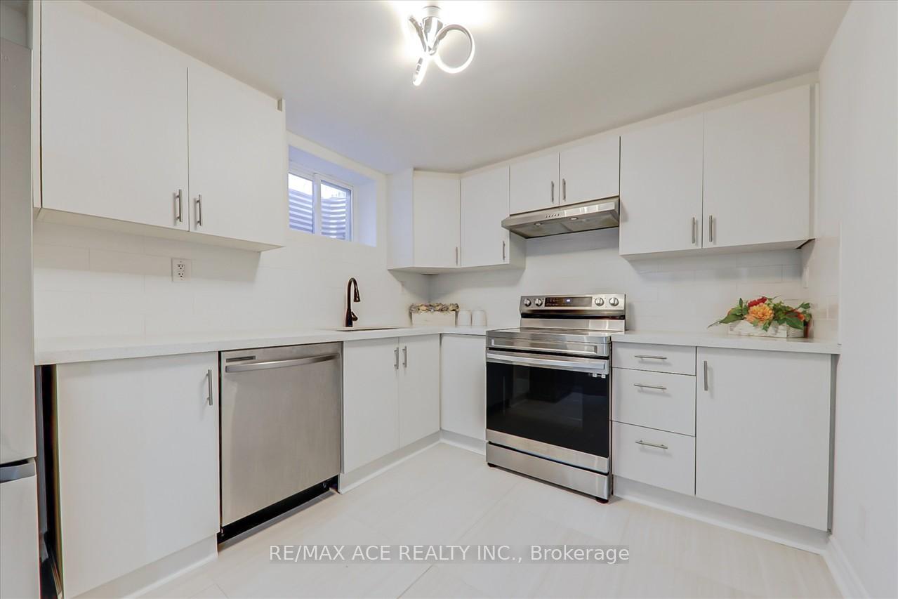 Photo 11 of 1579 Heathside Crescent, Pickering, Liverpool — HOMEH