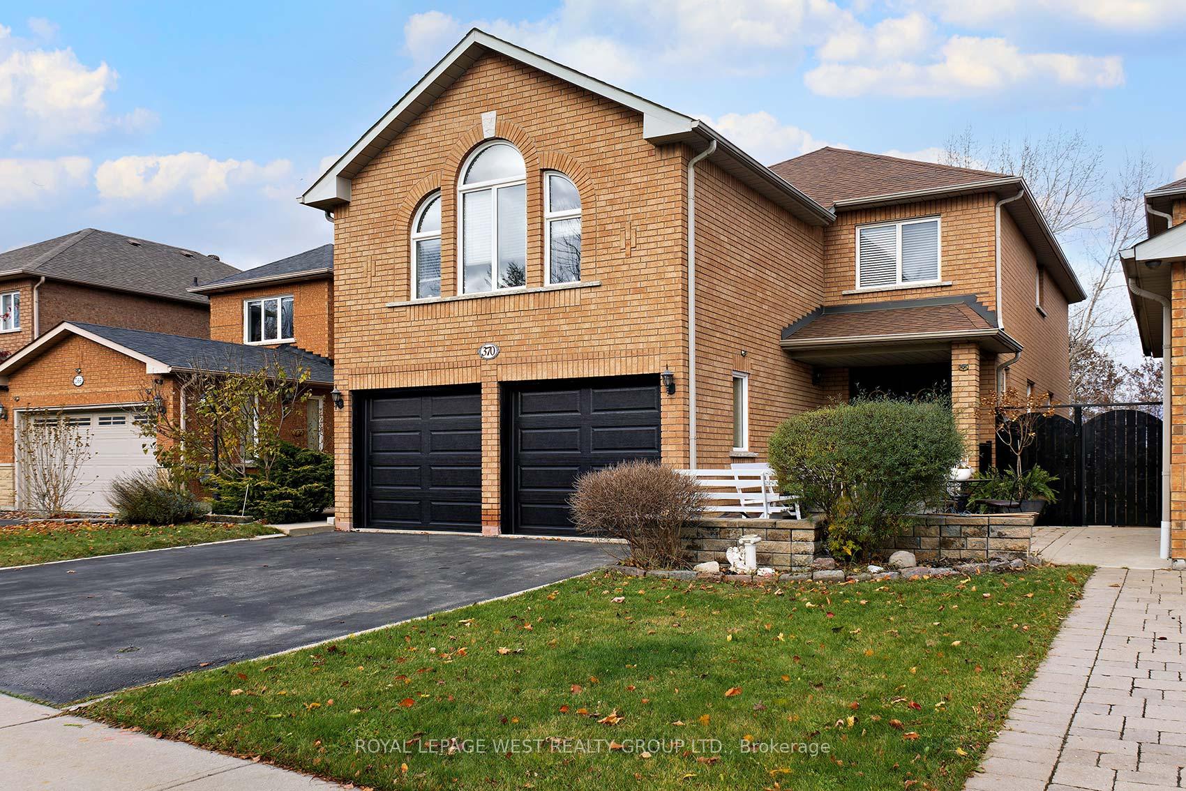 Front of 370 Royalpark Way
