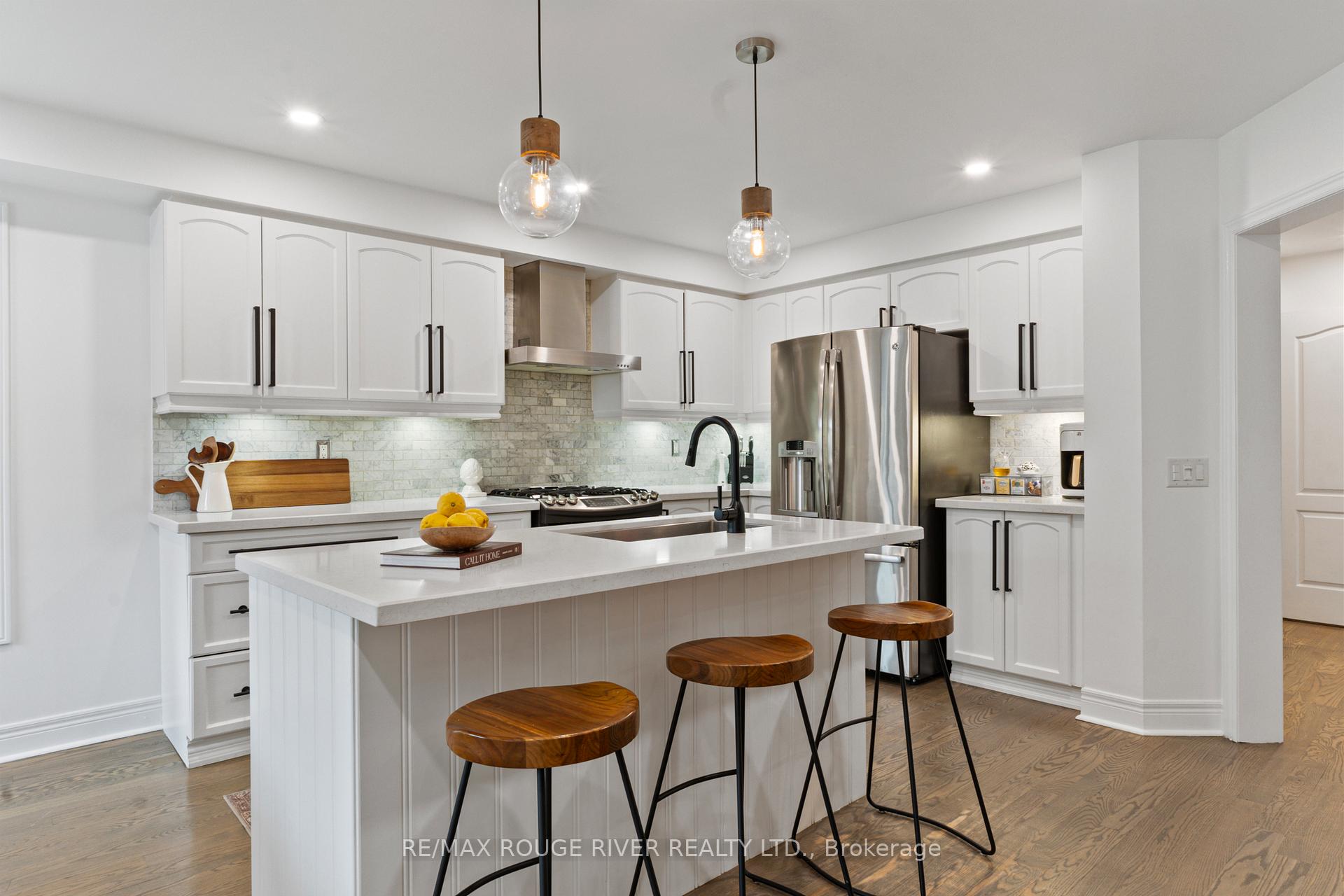 Photo 2 of 39 Bathgate Crescent, Clarington, Courtice — HOMEH