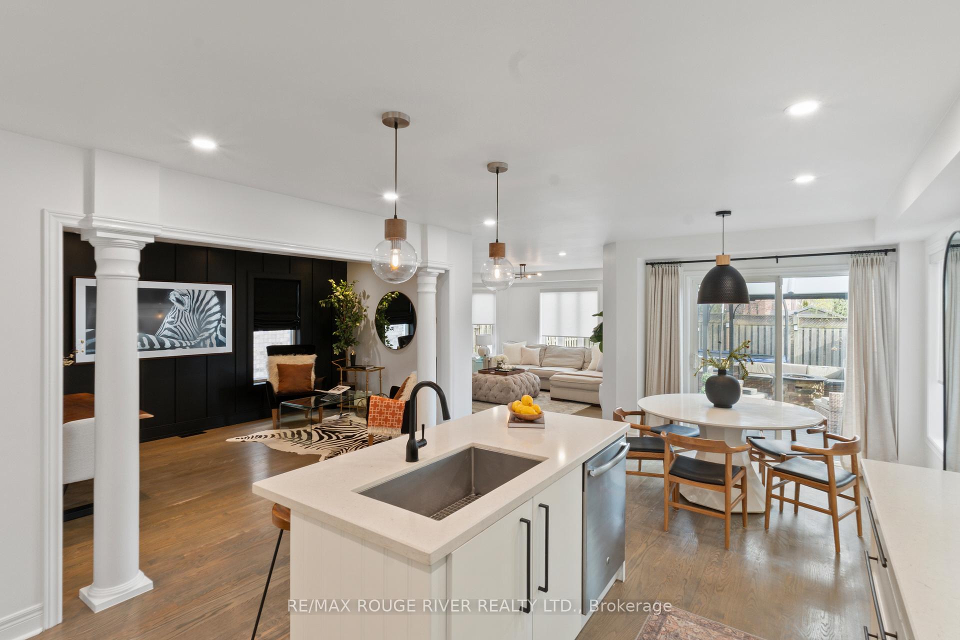 Photo 3 of 39 Bathgate Crescent, Clarington, Courtice — HOMEH