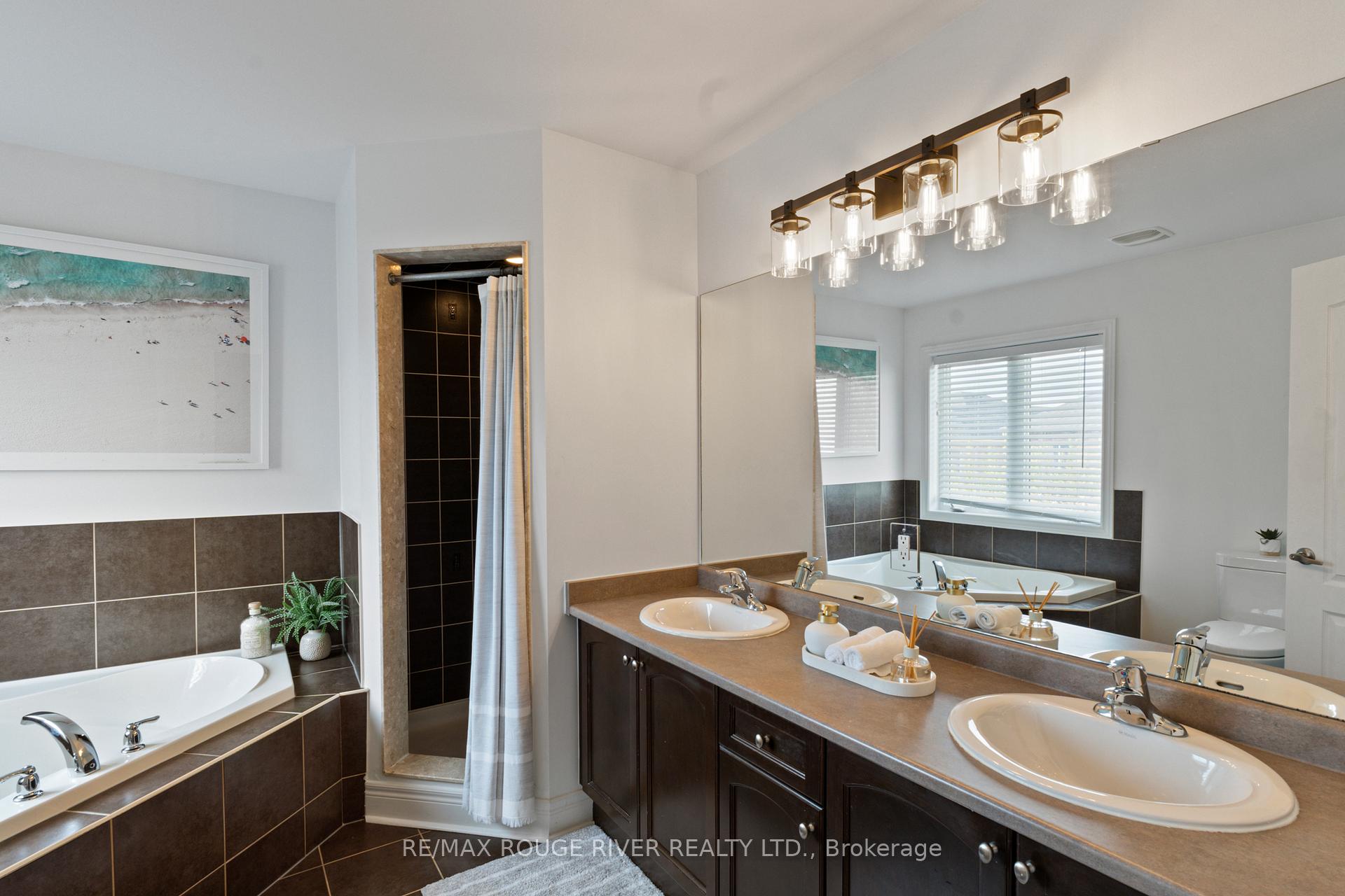 Photo 32 of 39 Bathgate Crescent, Clarington, Courtice — HOMEH